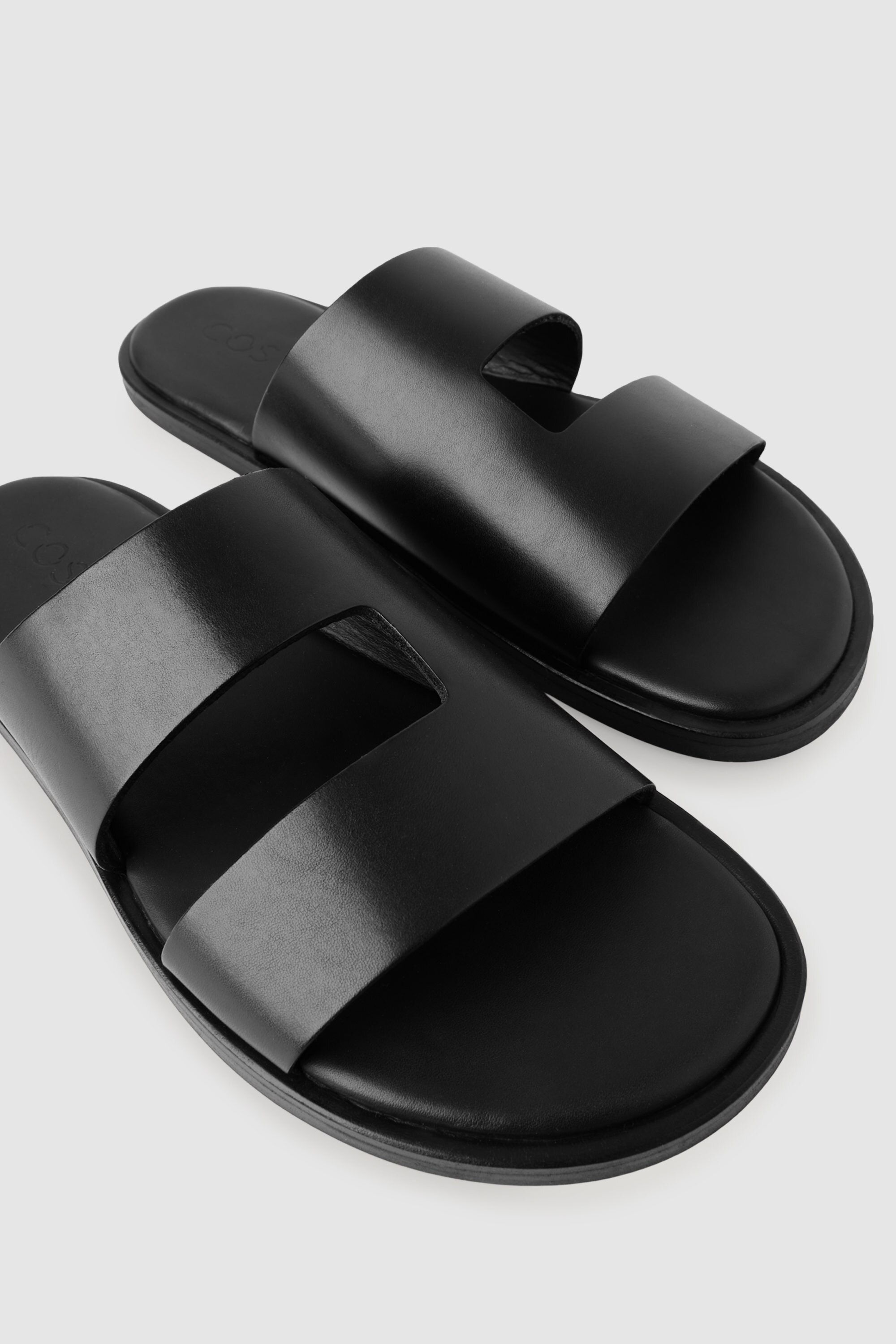 LEATHER SLIDERS - BLACK | COS