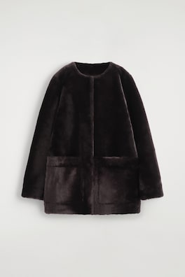 COLLARLESS SHEARLING JACKET — MAHOGANY 13