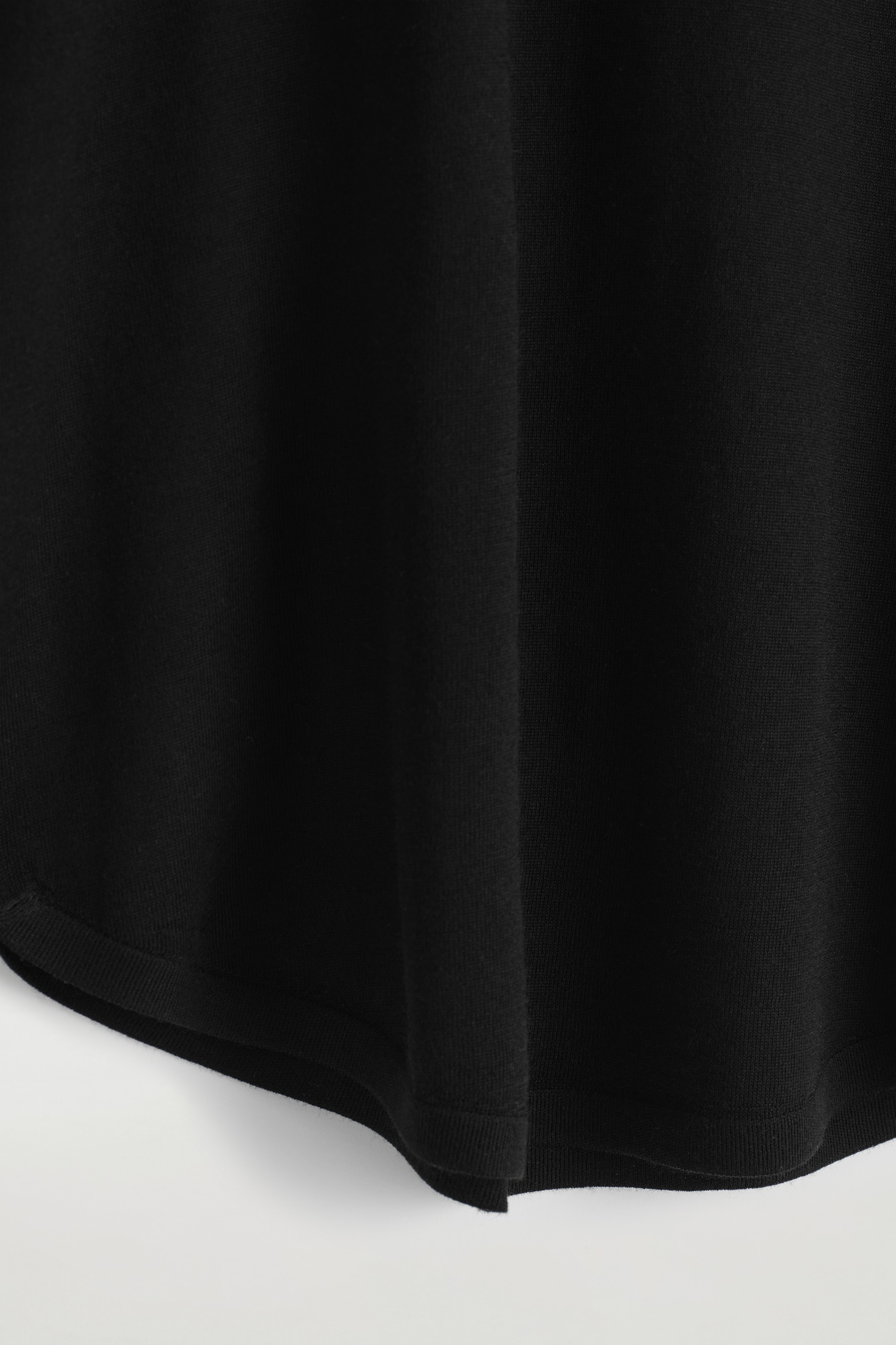 Zobrazit větší obrázek: Top z merino vlny s kruhovým výstřihem - ČERNÁ - ŽENY | H&M CZ 8