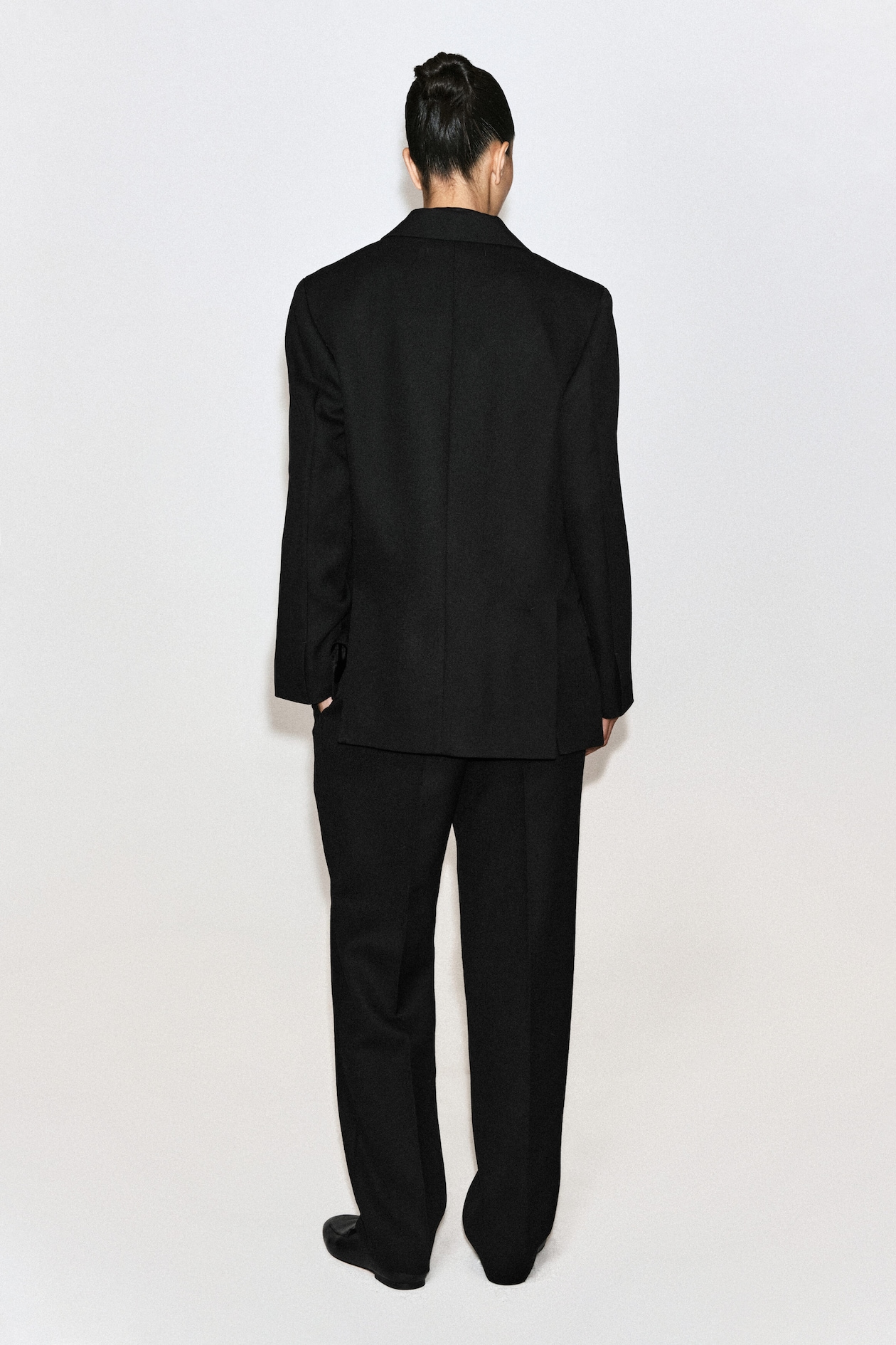 WAISTED TAILORED WOOL BLAZER — CARBON