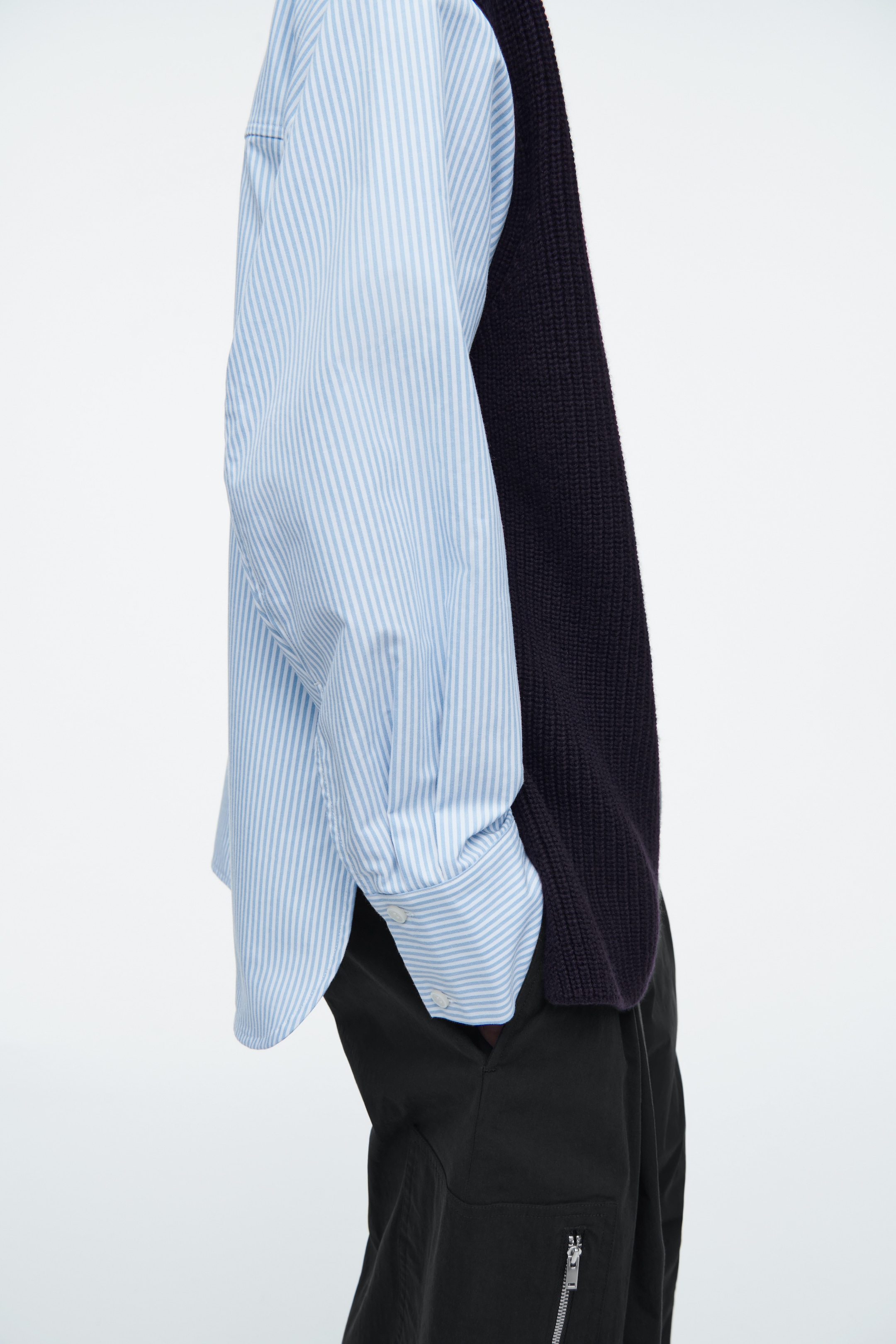 Grösseres Bild ansehen: DEKONSTRUIERTER WOLLPULLOVER MIT POPELINE - NAVYBLAU/GESTREIFT - DAMEN | H&M CH 3