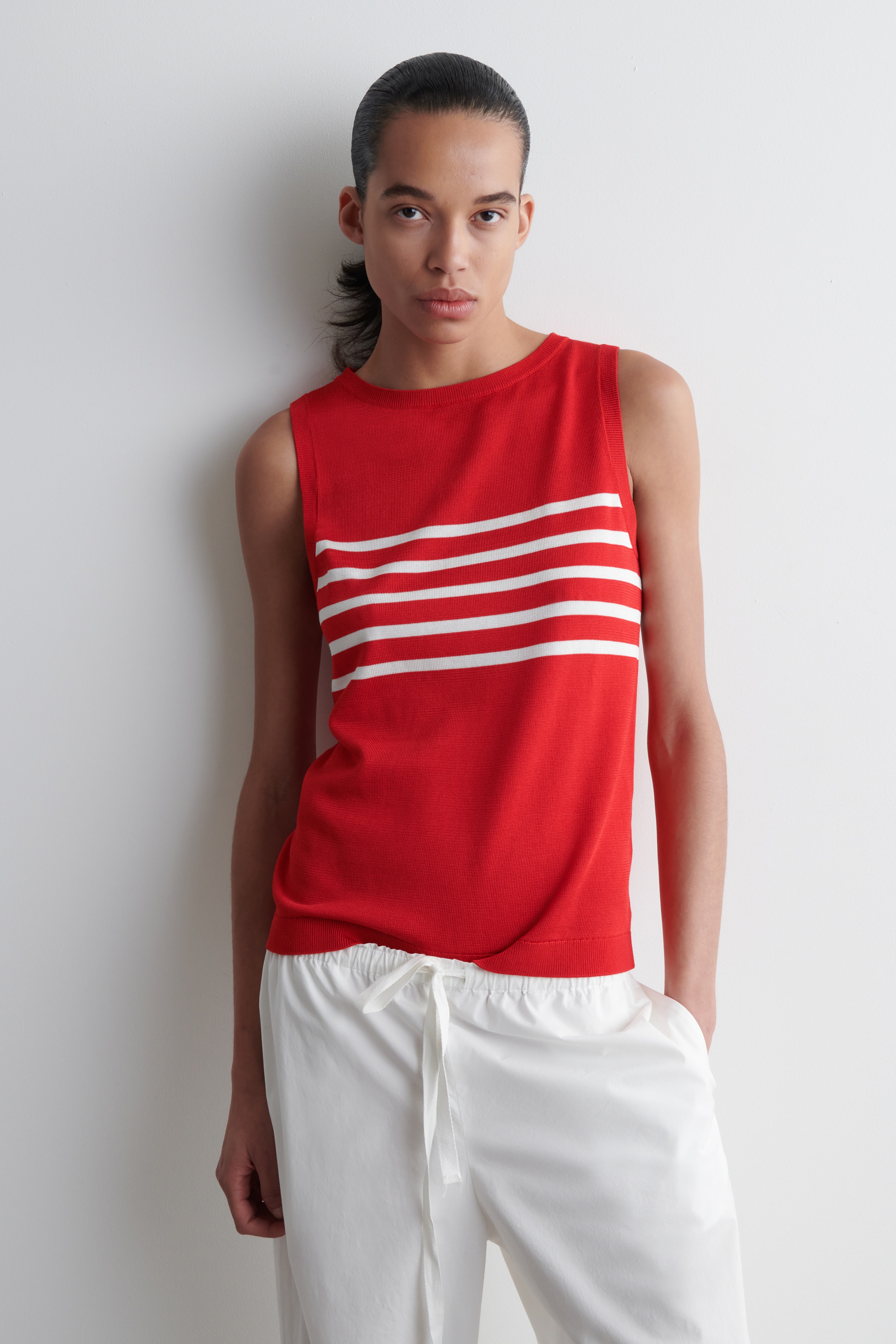 STRIPED KNITTED TANK TOP - ЧЕРВЕНО / БЯЛО / РАЙЕ/БЯЛО / ЧЕРНО / НА РАЙЕТА