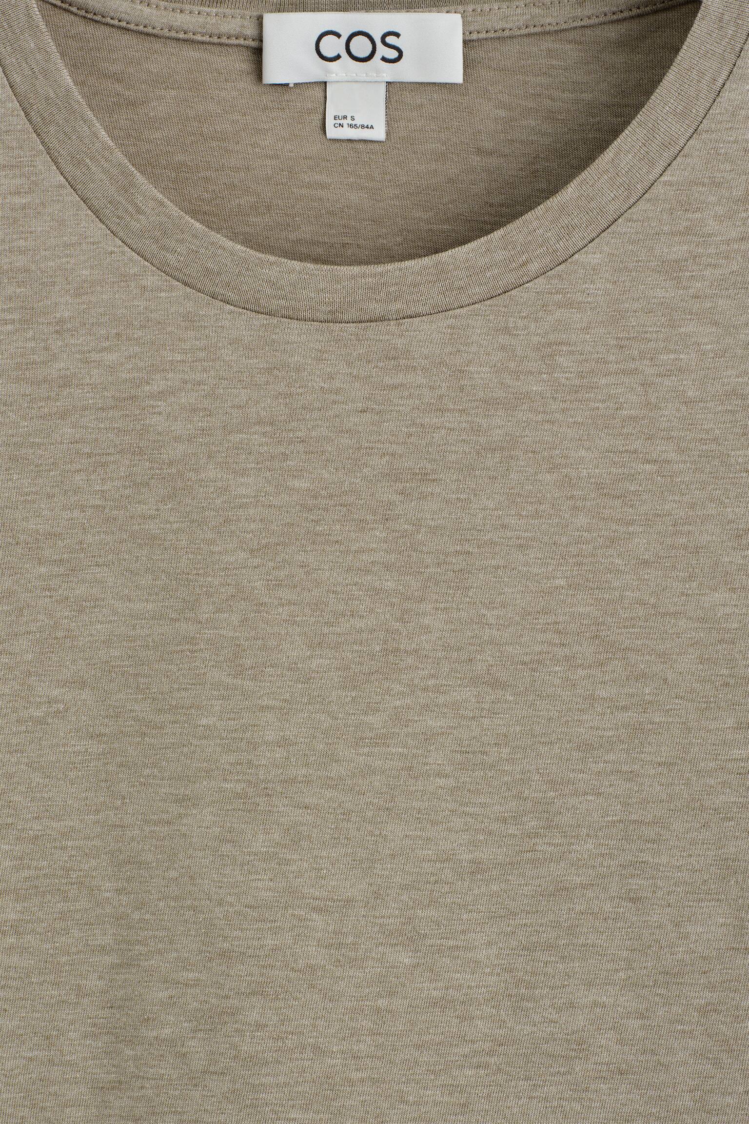 BAWEŁNIANY T-SHIRT Z OKRĄGŁYM DEKOLTEM-BEŻOWY MELANŻ - 6