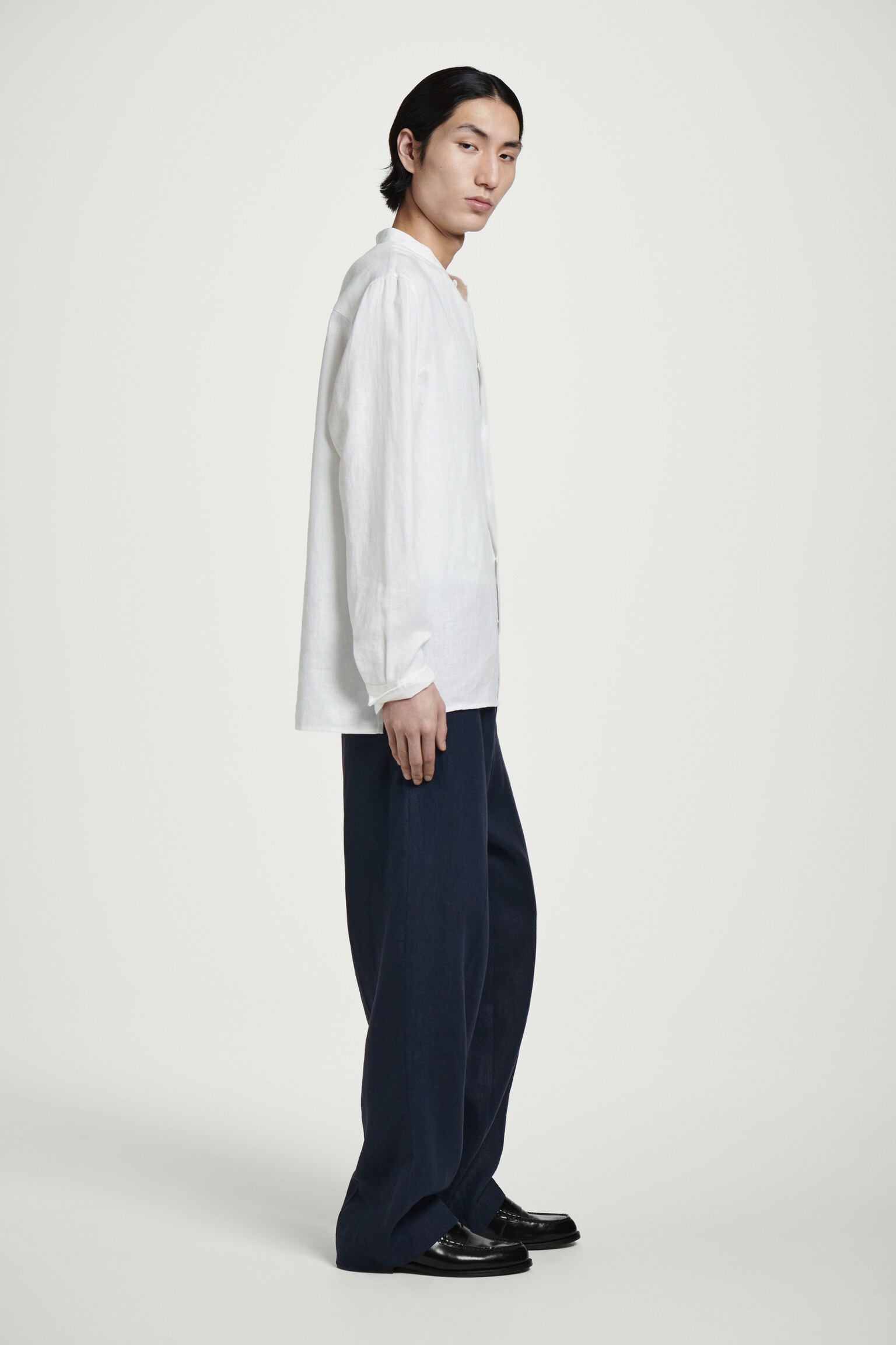 CHEMISE À COL OFFICIER EN LIN - BLANC/BLEU MARINE - 9