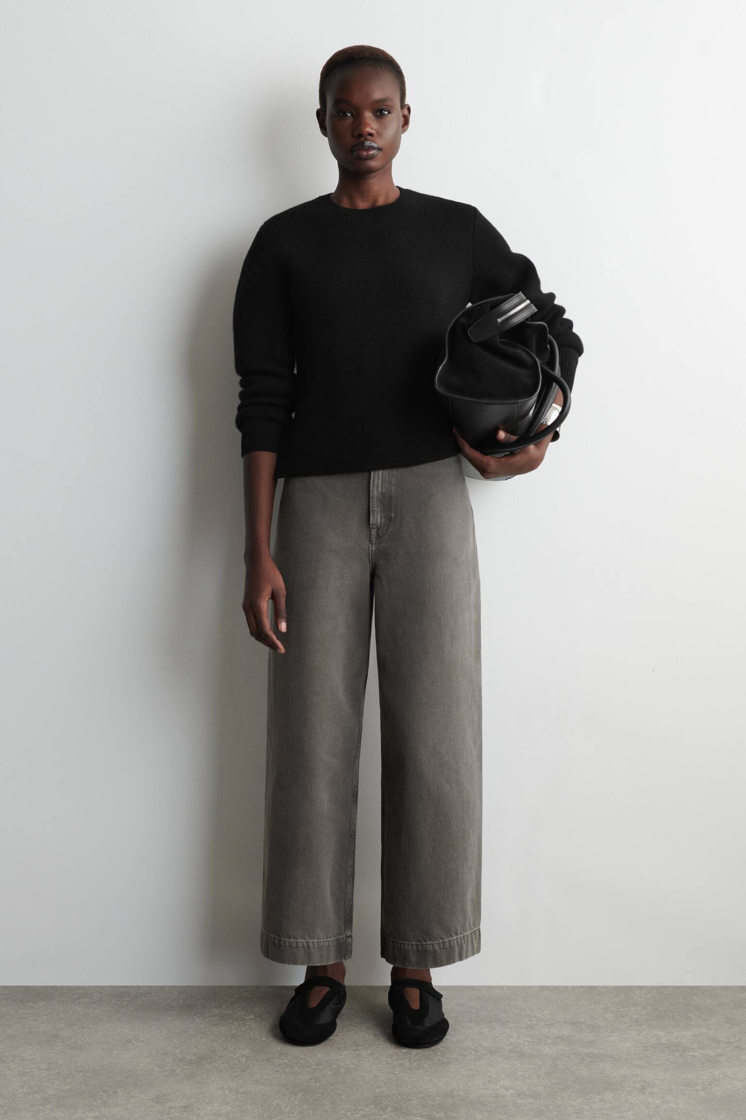 VERKÜRZTE HOSE AUS DENIM MIT WEITEM BEIN - BRAUN/SCHWARZ - 1