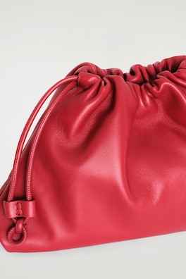 MINI CAVATELLI CLUTCH BAG - LEATHER — RED 5