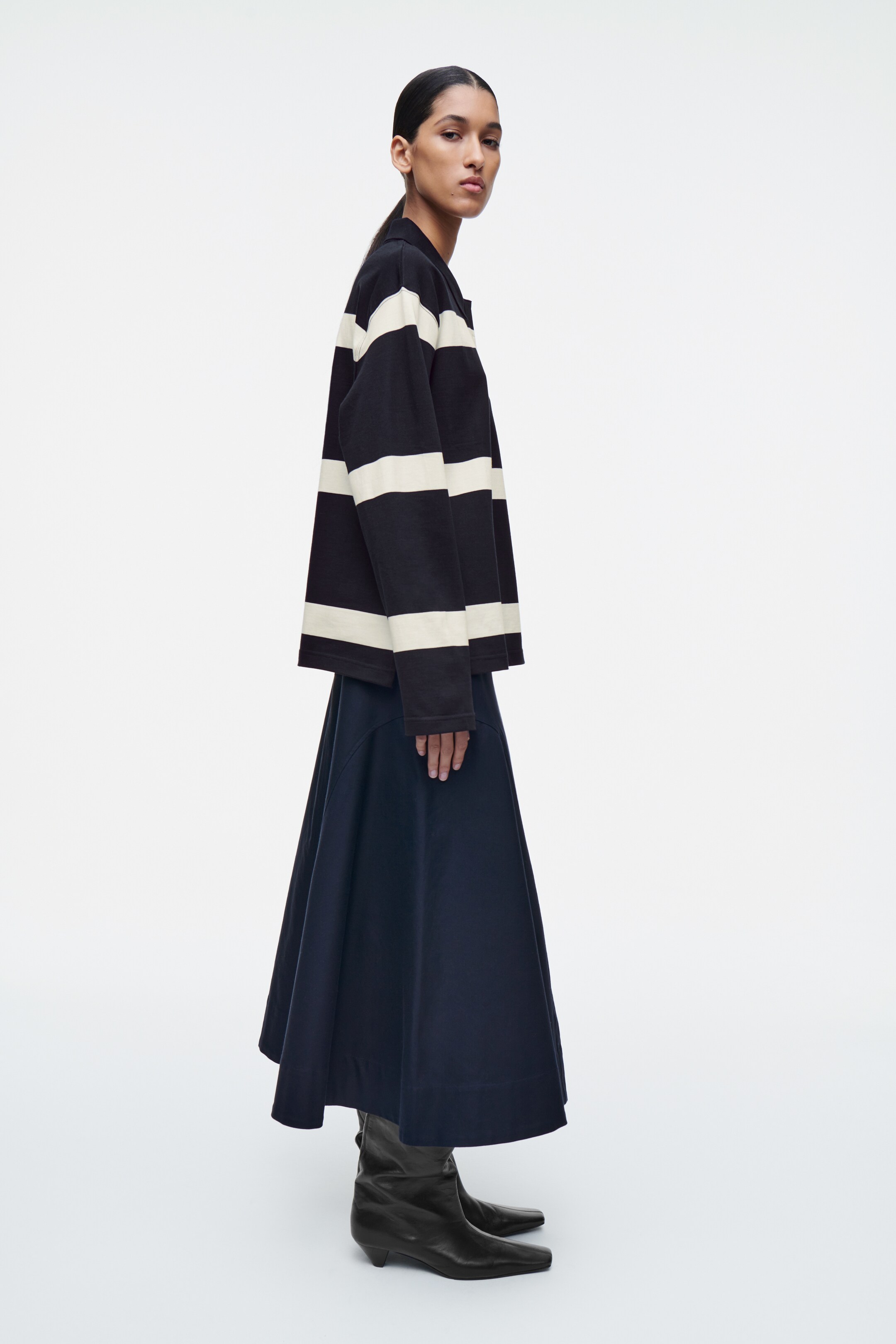 Vezi imaginea mai mare: CĂMAȘĂ POLO CU MÂNECI LUNGI ȘI DUNGI, LEJERĂ - BLEUMARIN / CU DUNGI - FEMEI | H&M RO 5