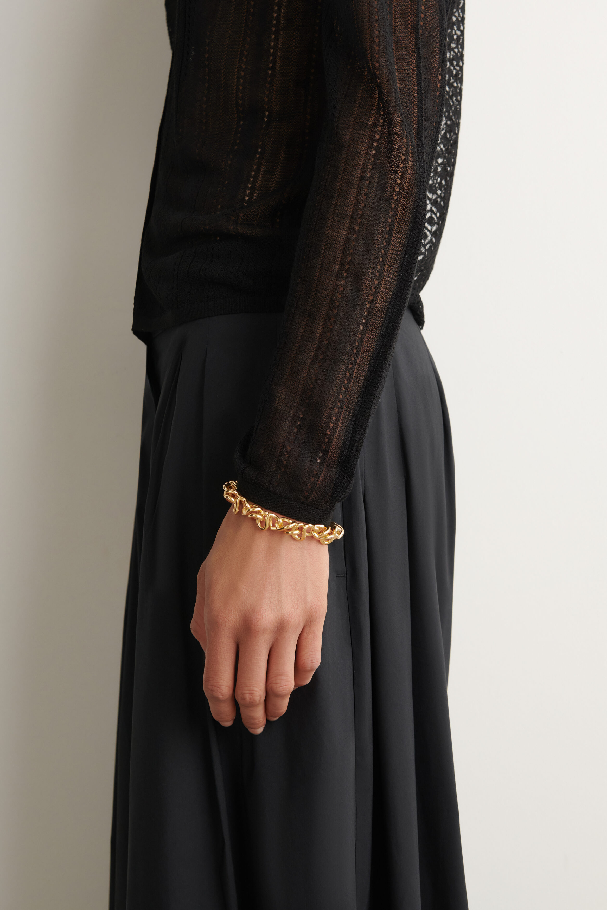 KNOTTED CHAIN BRACELET - GOLD | COS CA