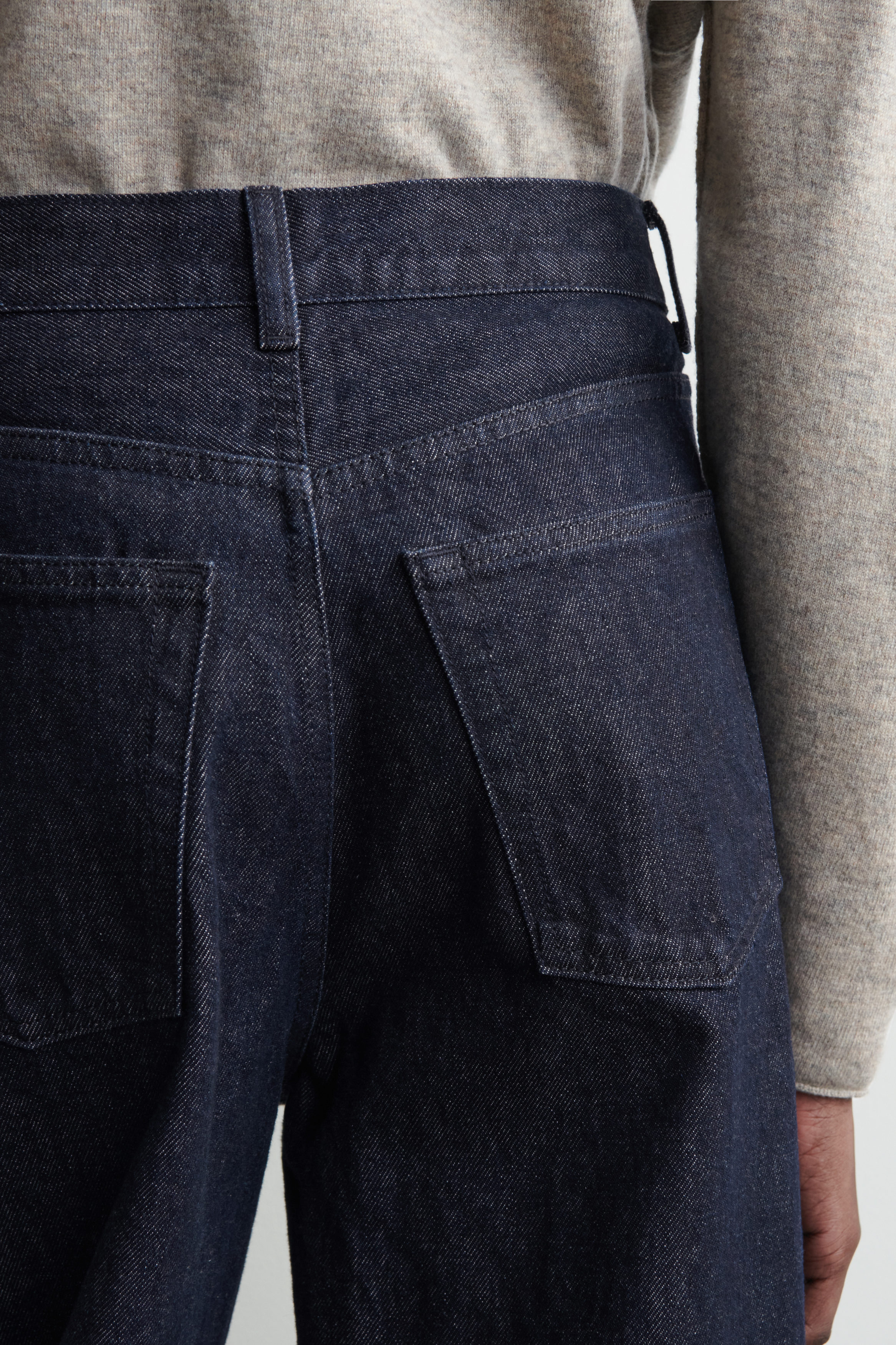 COS ダイアルワイドレッグジーンズ ダークブルー 25 DIAL WIDE-LEG JEANS - DARK BLUE | COS US