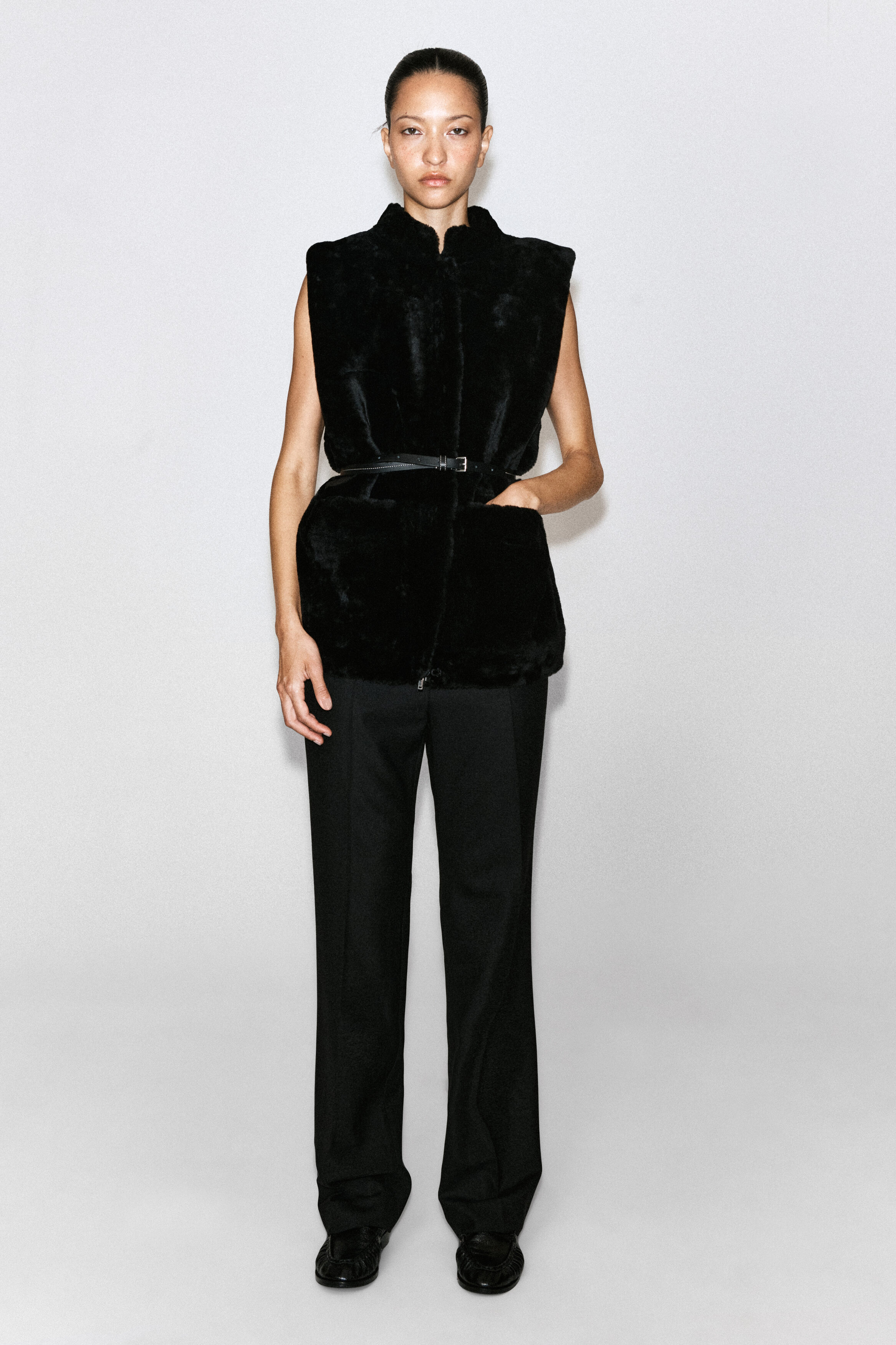 SHEARLING VEST - thumbnail 3