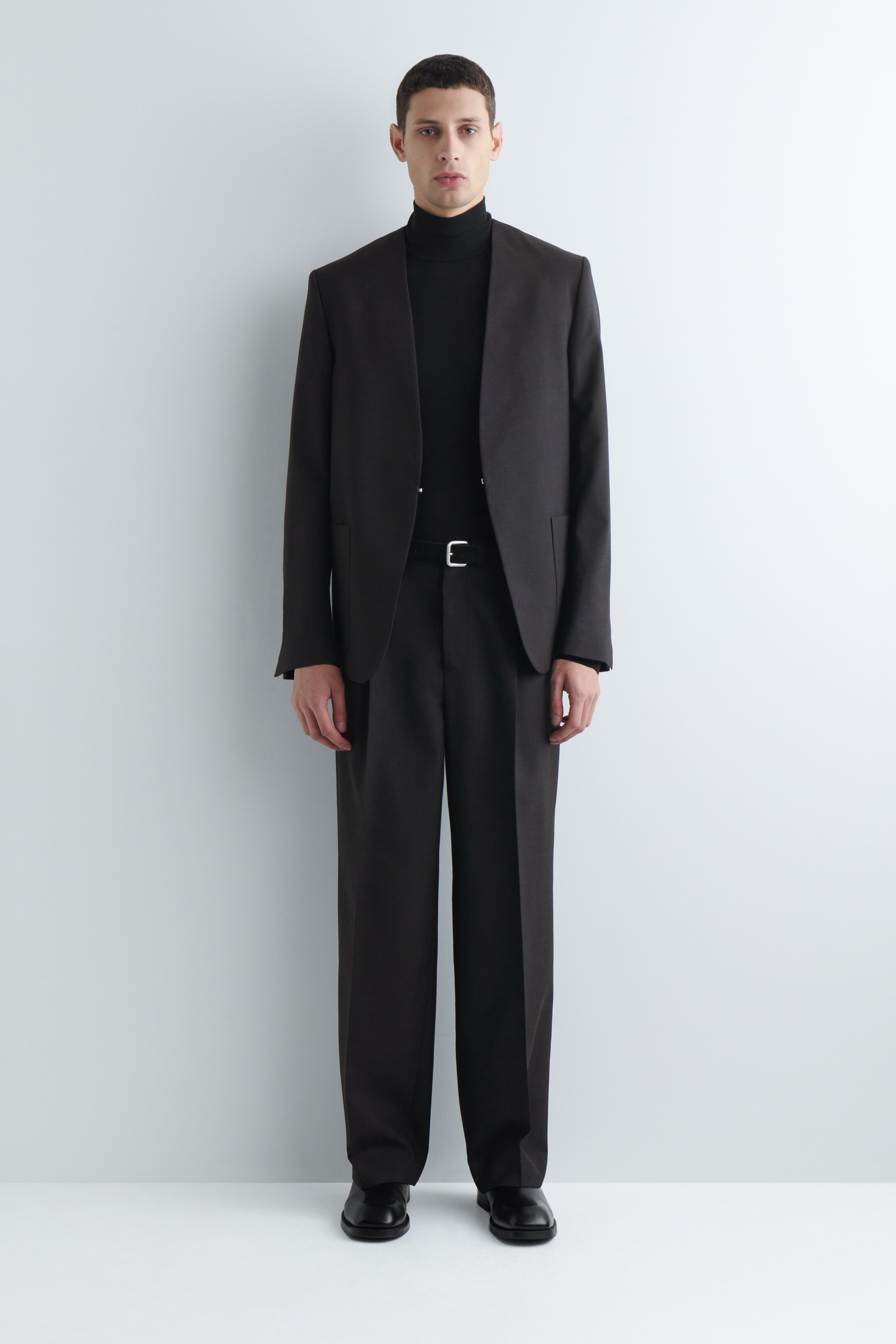 Преглед на по-голямо изображение: PLEATED WOOL TROUSERS - тъмносив - МЪЖЕ | H&M BG 1