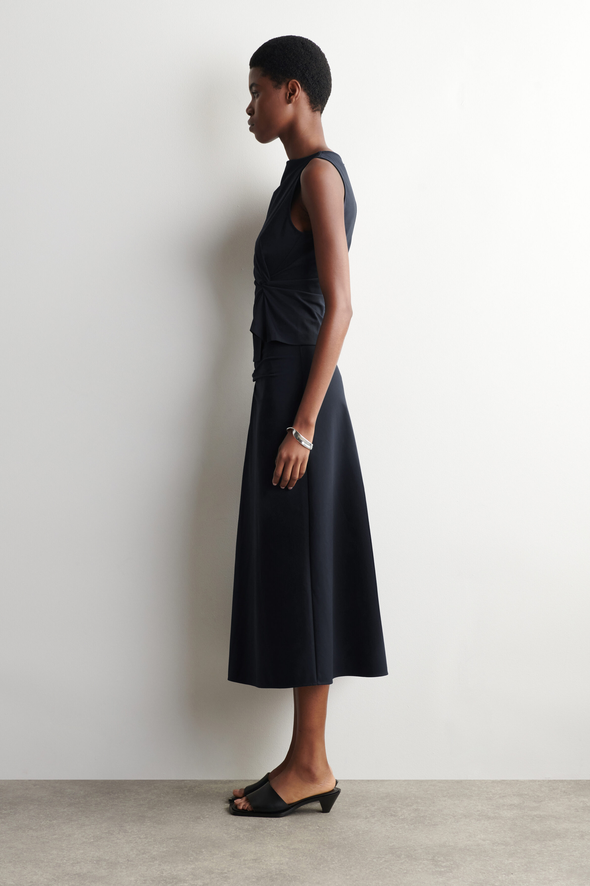 TWIST-DETAIL JERSEY TOP - NAVY | COS CA