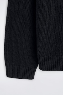CHUNKY CASHMERE SWEATER — BLACK 6
