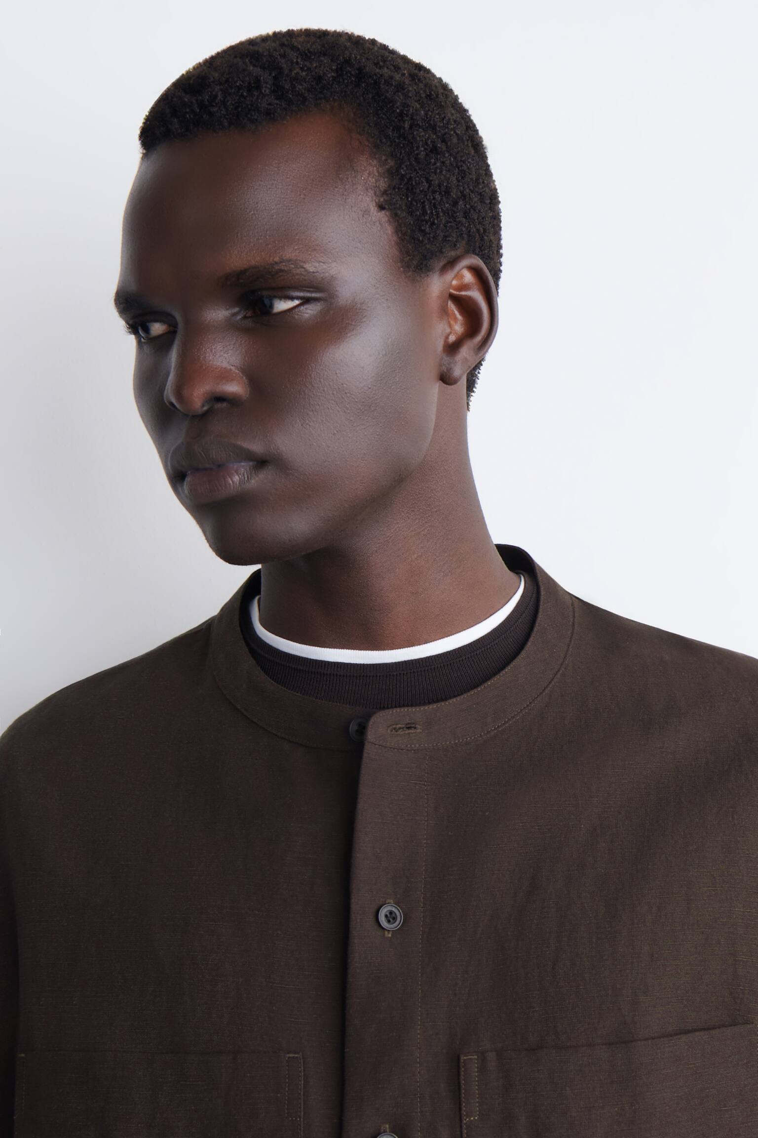 OVERSIZED LINNEN SHIRT MET OPA-KRAAG-DONKERBRUIN - 3