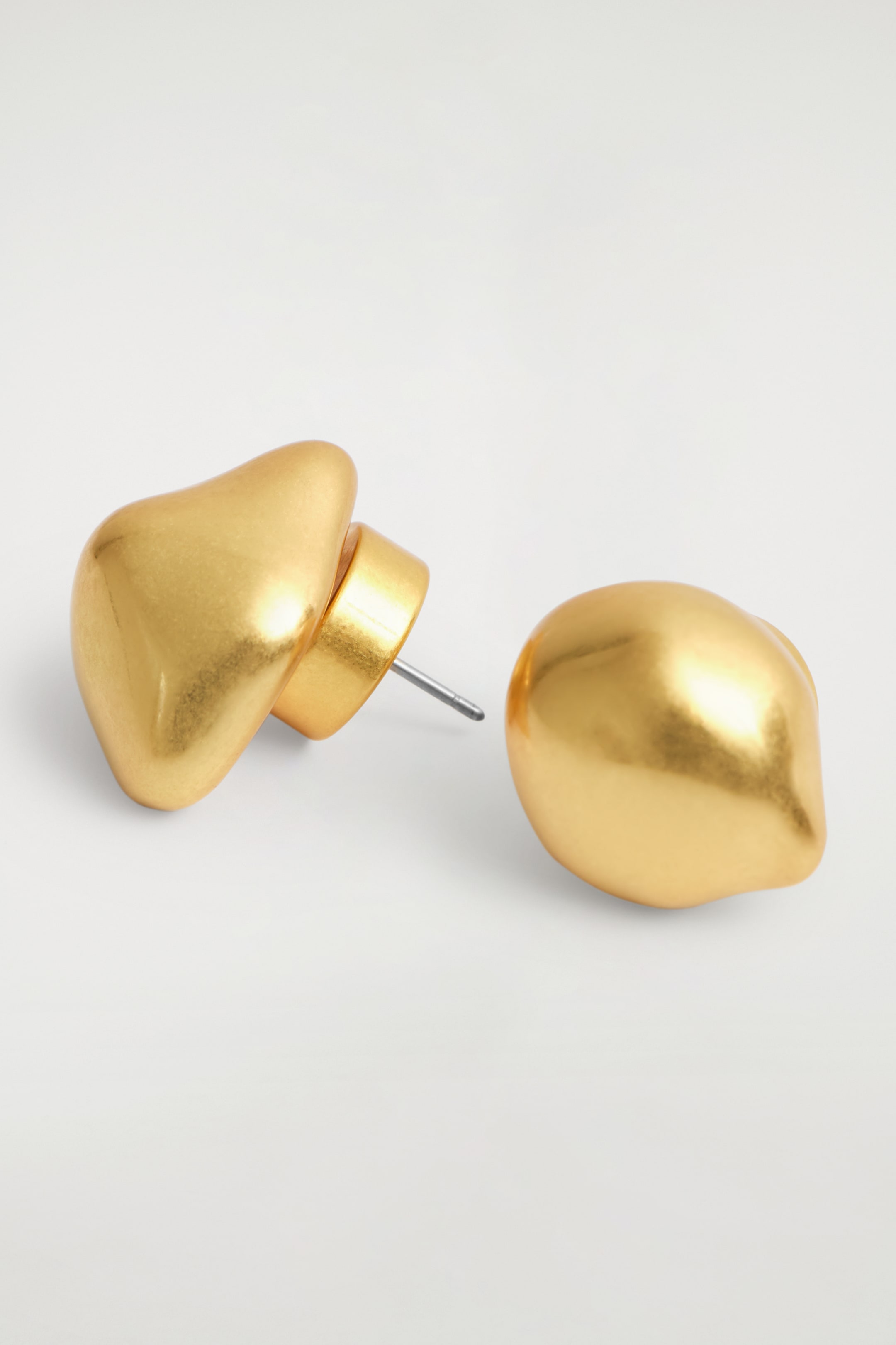Agrandir l'image: CLOUS D'OREILLES ASYMÉTRIQUES EFFET FONDU - DORÉ - FEMME | H&M BE 5
