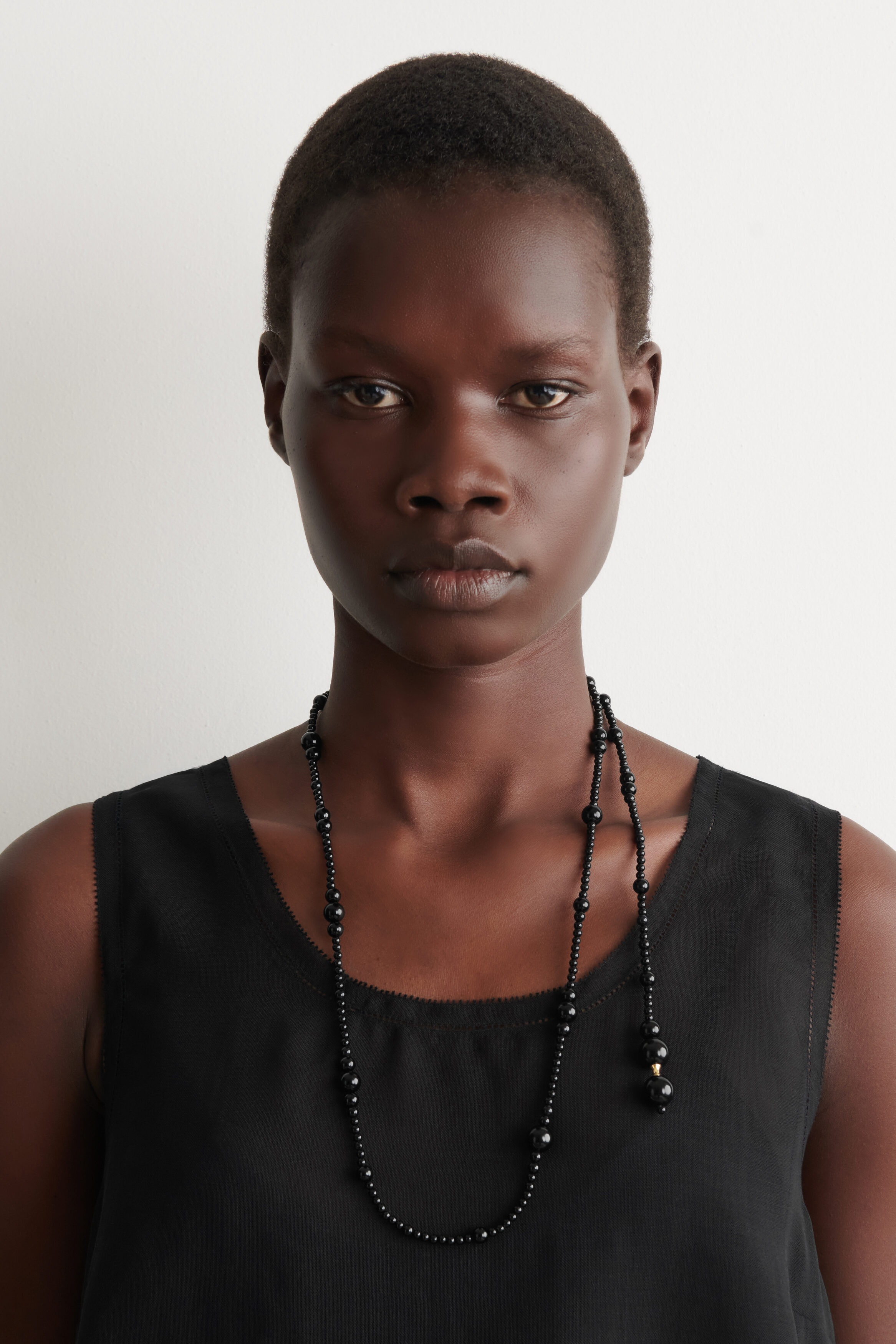 BEADED AGATE NECKLACE - BLACK | COS CA
