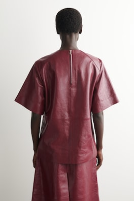 PANELLED TEXTURED-LEATHER T-SHIRT — CRIMSON 4