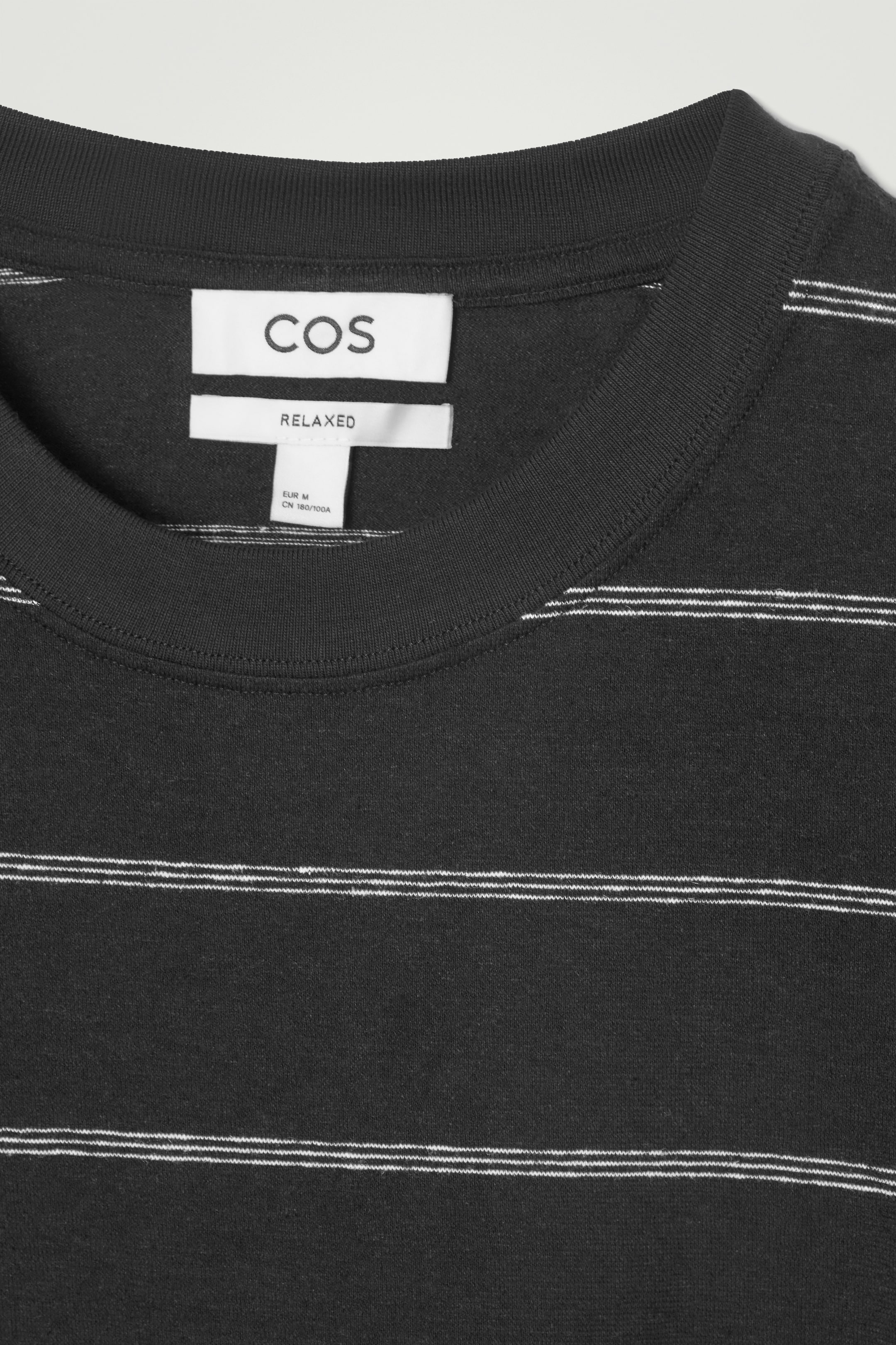 Grösseres Bild ansehen: LOCKERES GESTREIFTES T-SHIRT AUS JERSEY - SCHWARZ/GESTREIFT - HERREN | H&M CH 2