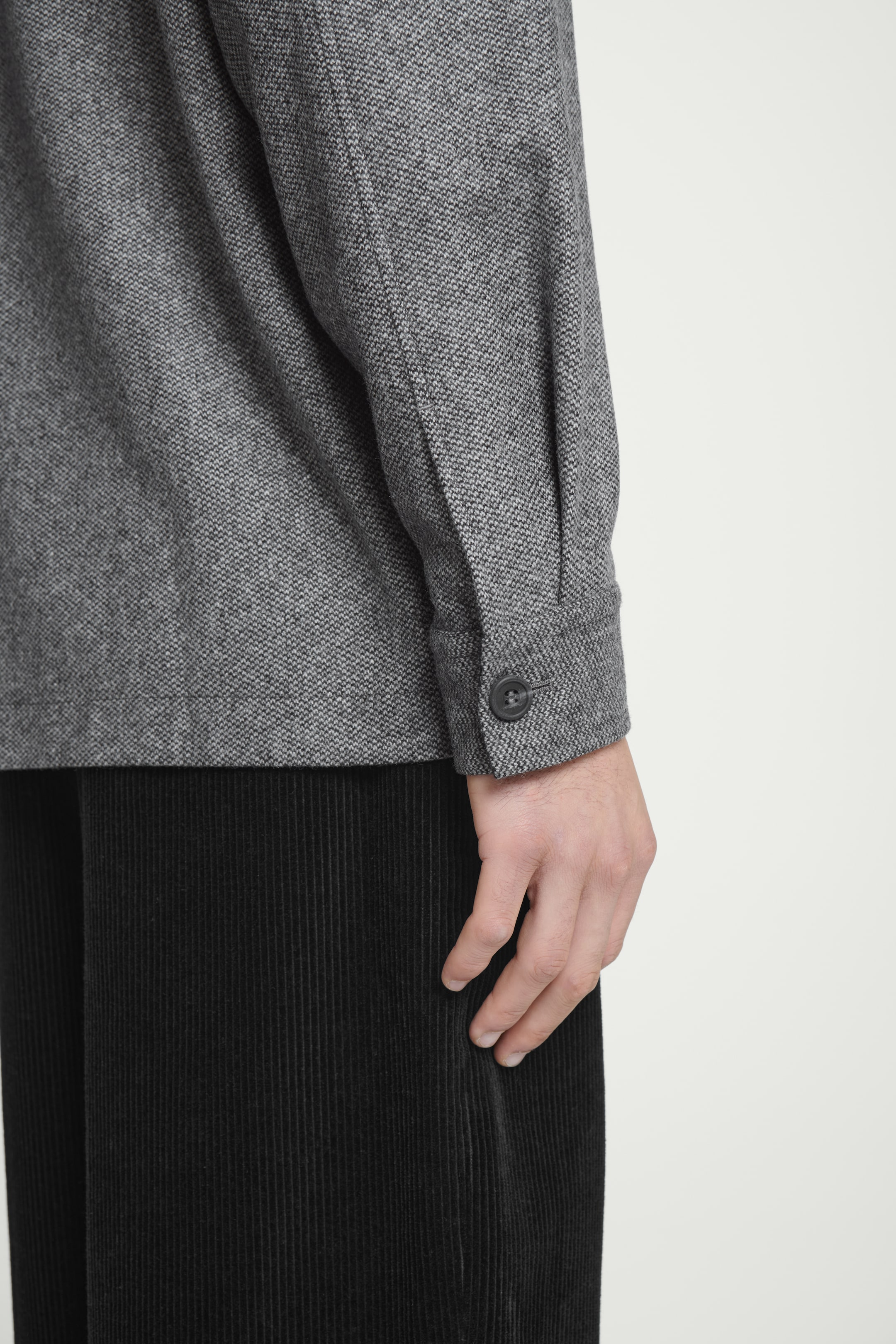 Ingrandisci l'immagine: TEXTURED WOOL-BLEND OVERSHIRT - GREY - UOMO | H&M CH 5