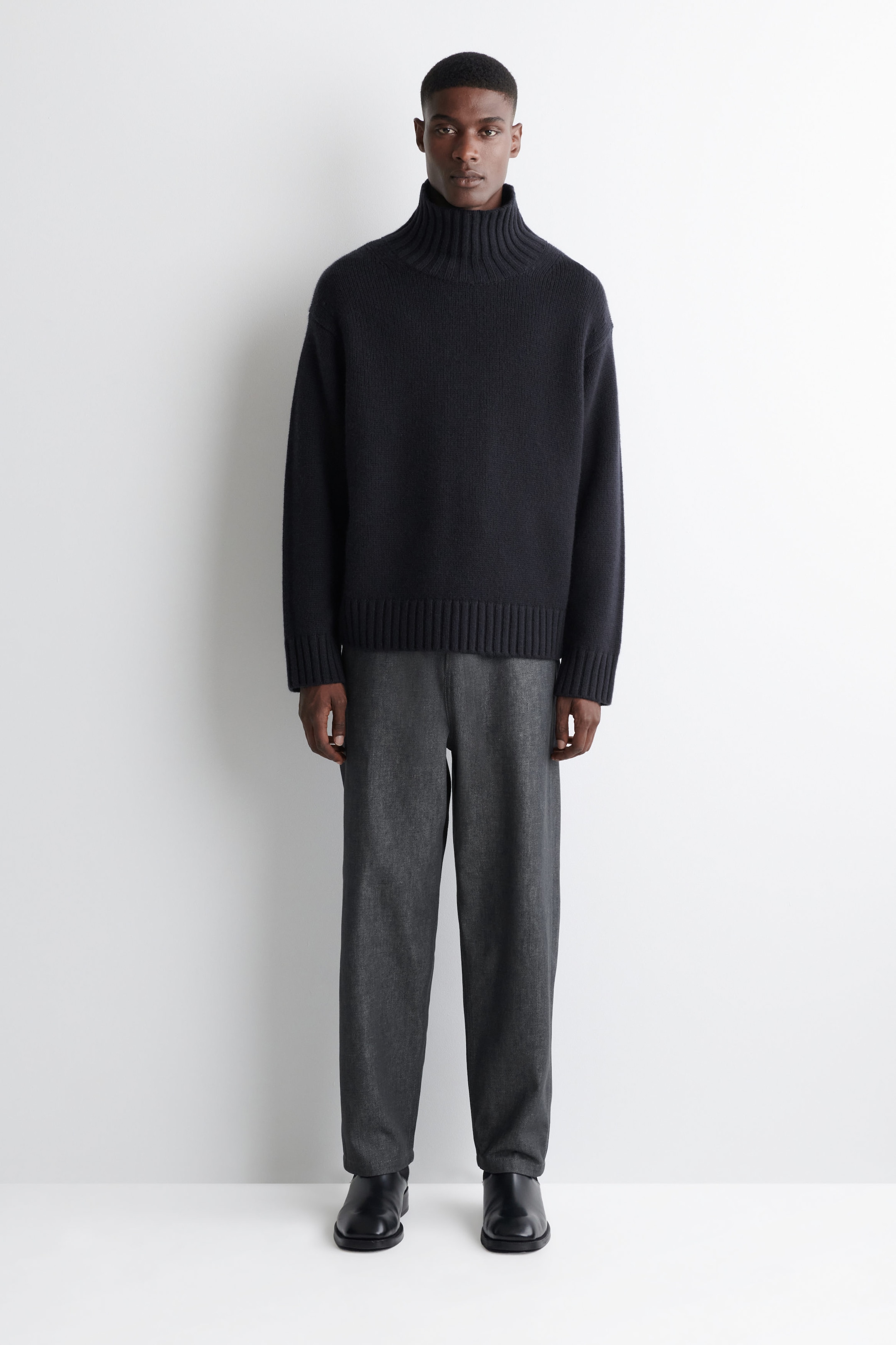 DOME STRAIGHT-LEG JEANS