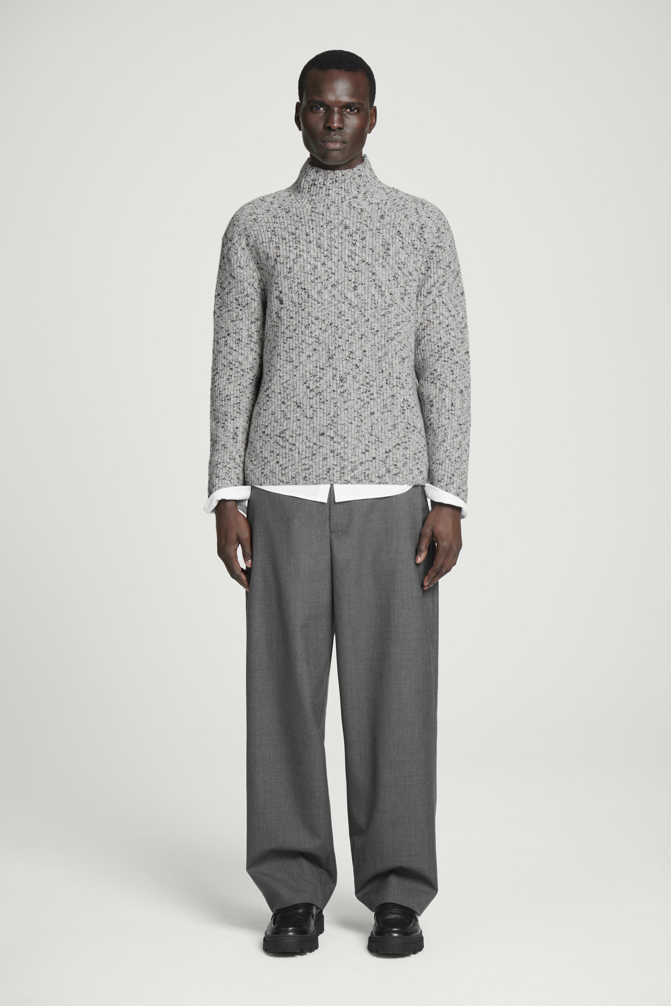 Grösseres Bild ansehen: WOLLPULLOVER AUS VERZWIRNTER WOLLE - Hellgrau - HERREN | H&M CH 4