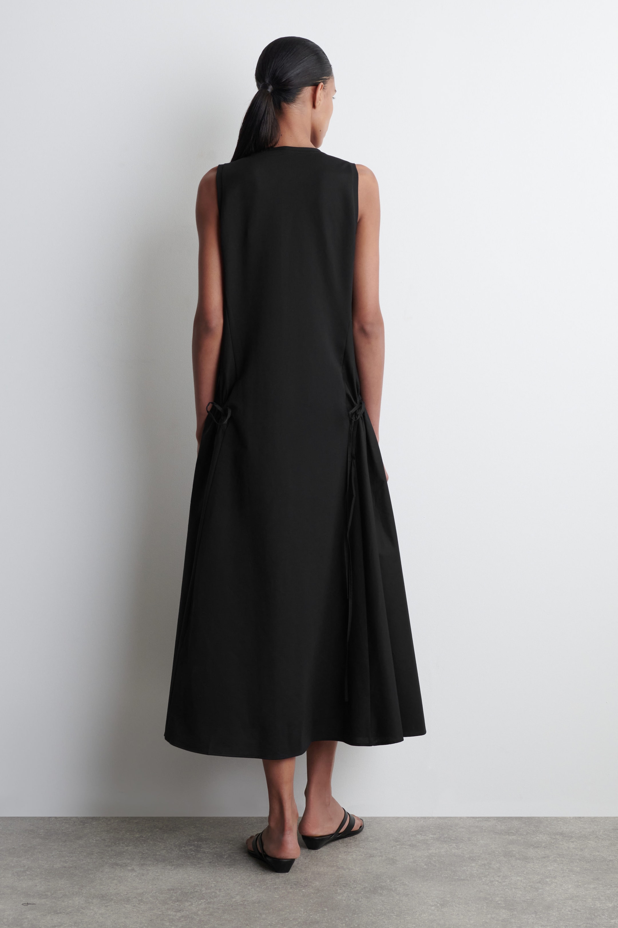 PANELED GATHERED-SIDE MIDI DRESS