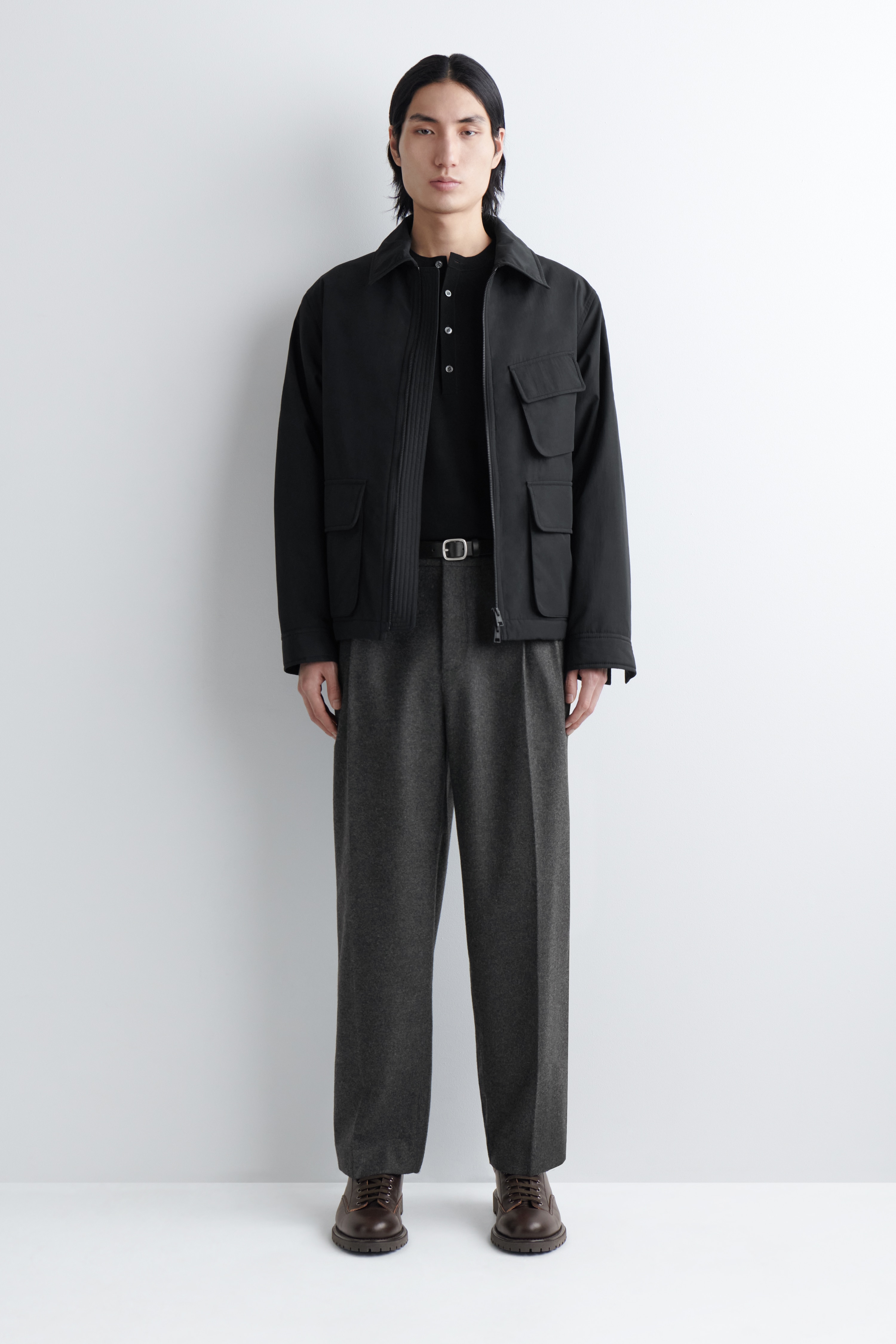 POLSTRET NYLON UTILITY JAKKE - SORT/SALVIEGRØN