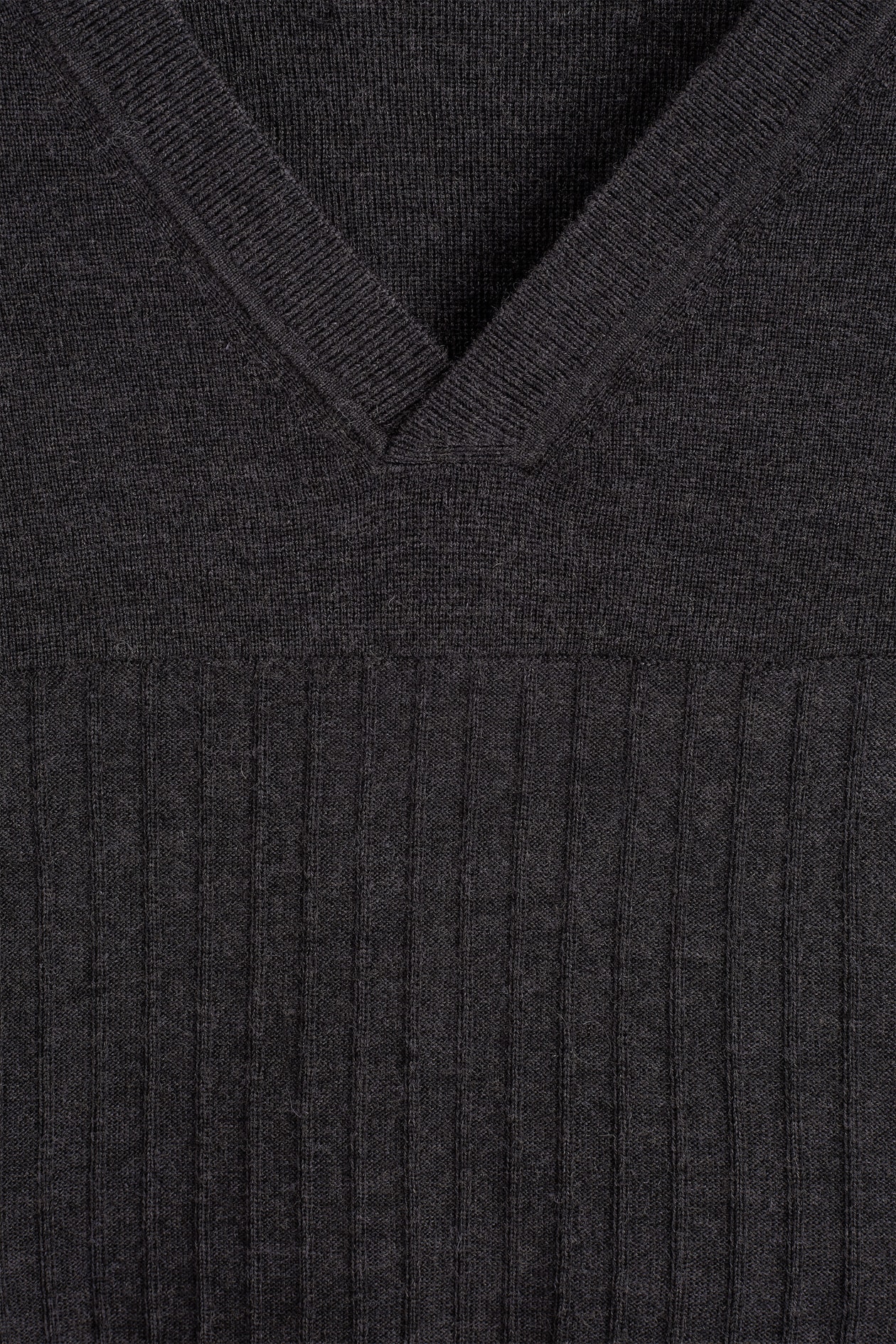 RIBBED FINE MERINO WOOL V-NECK SWEATER — BITTER CHOCOLATE