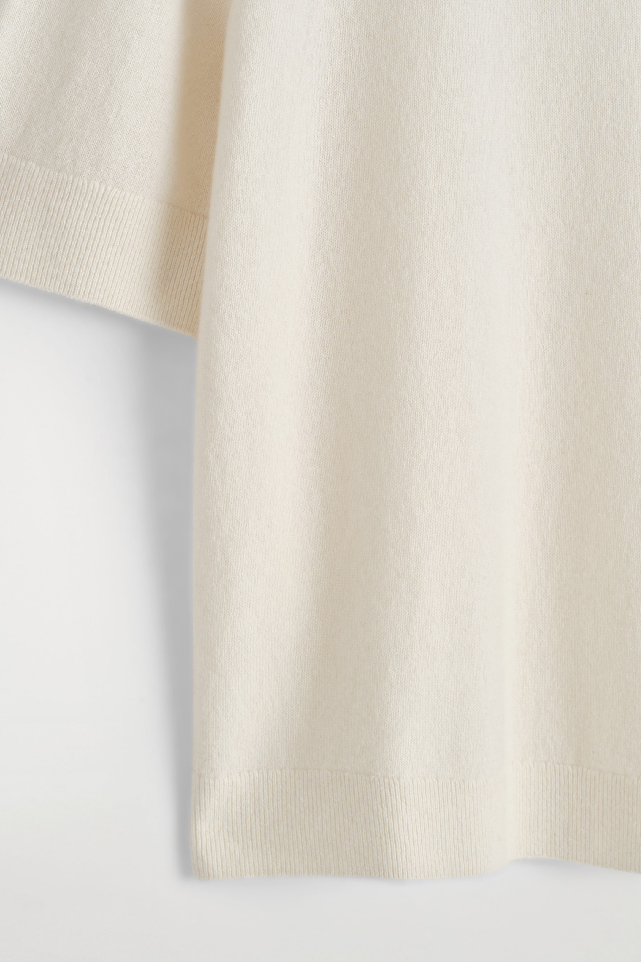CASHMERE MOCK-NECK T-SHIRT