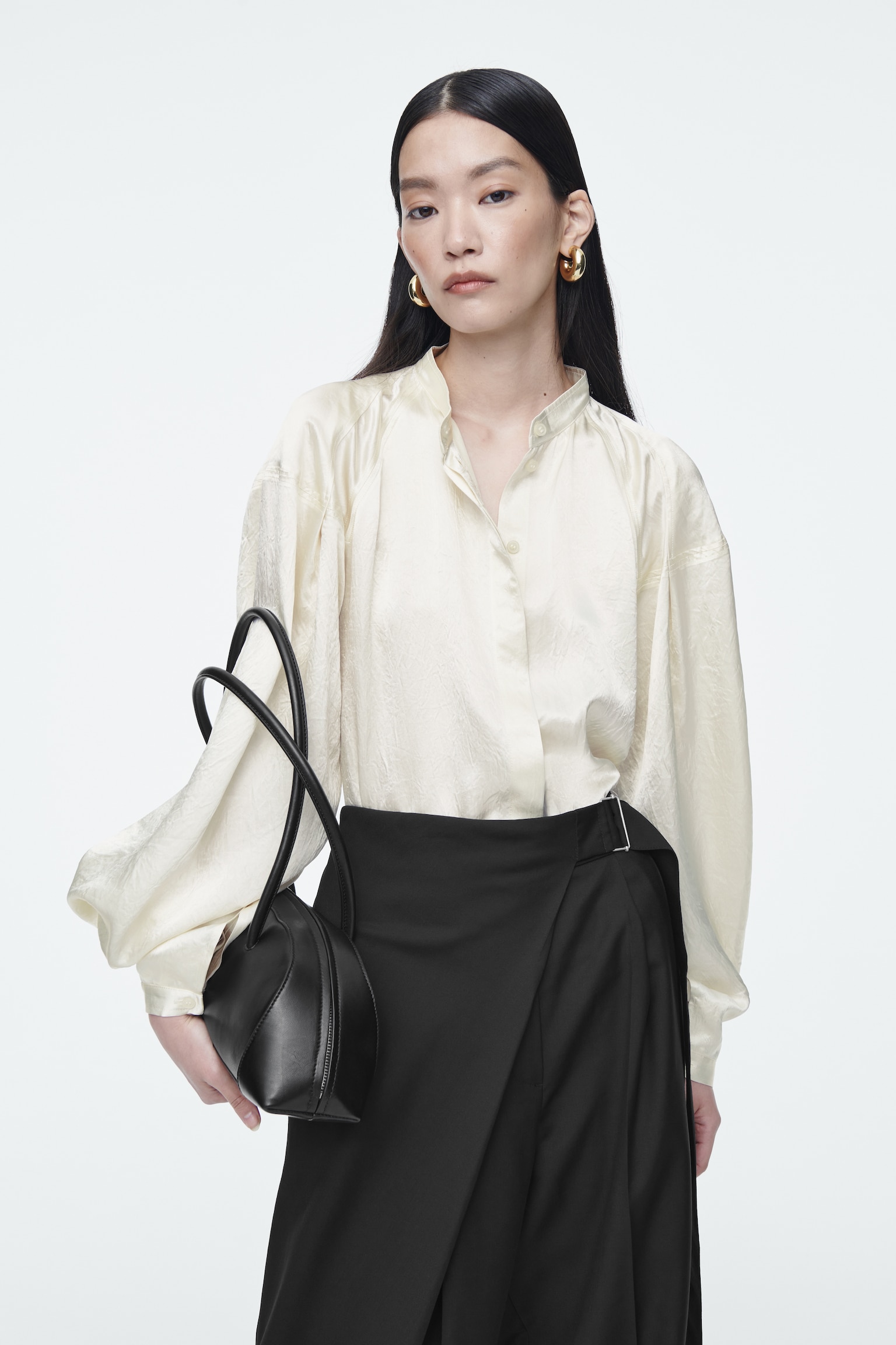 RELAXED PLEATED-DETAIL SATIN SHIRT - CHAMPAGNE