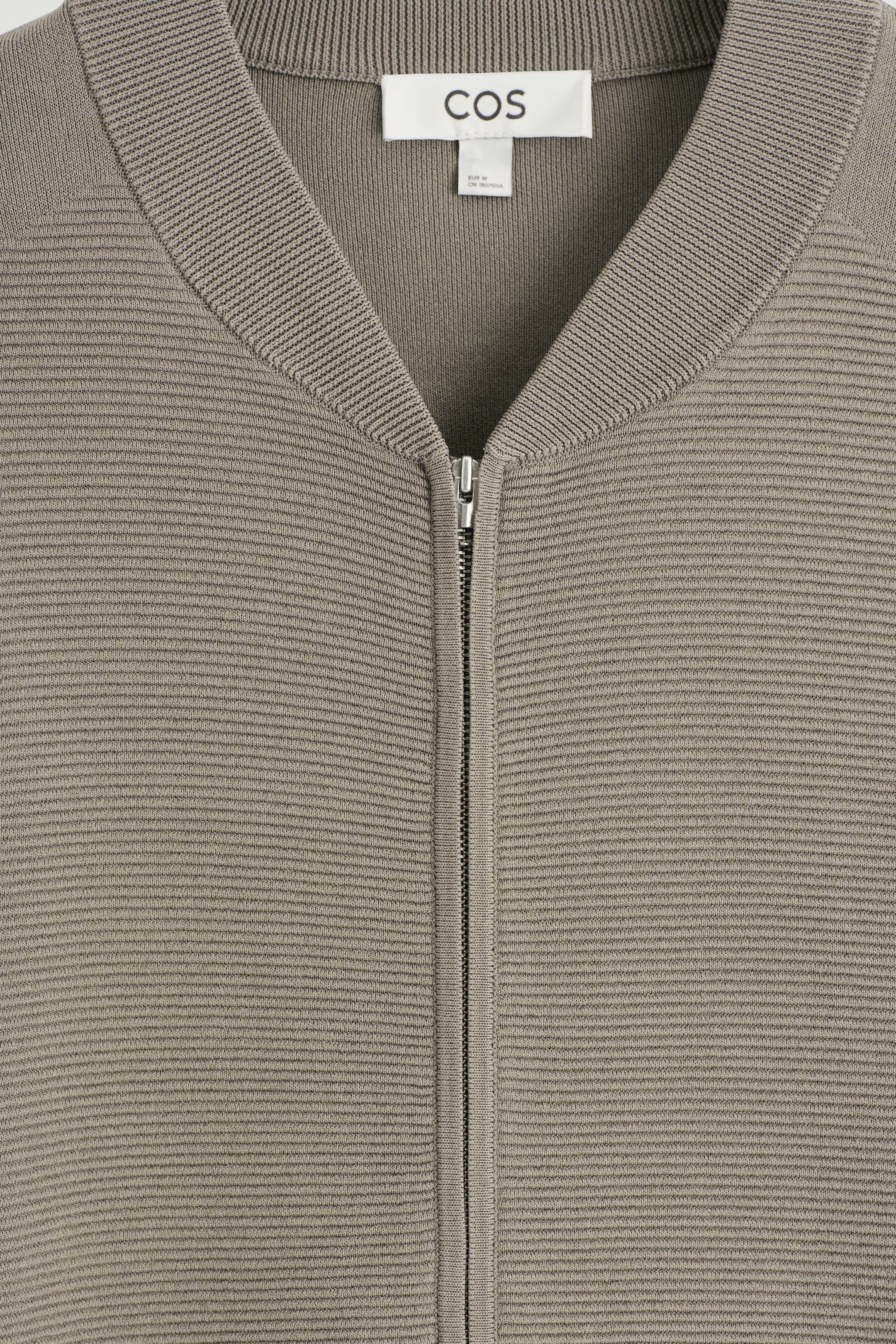 StillMedia/DescriptiveDetail