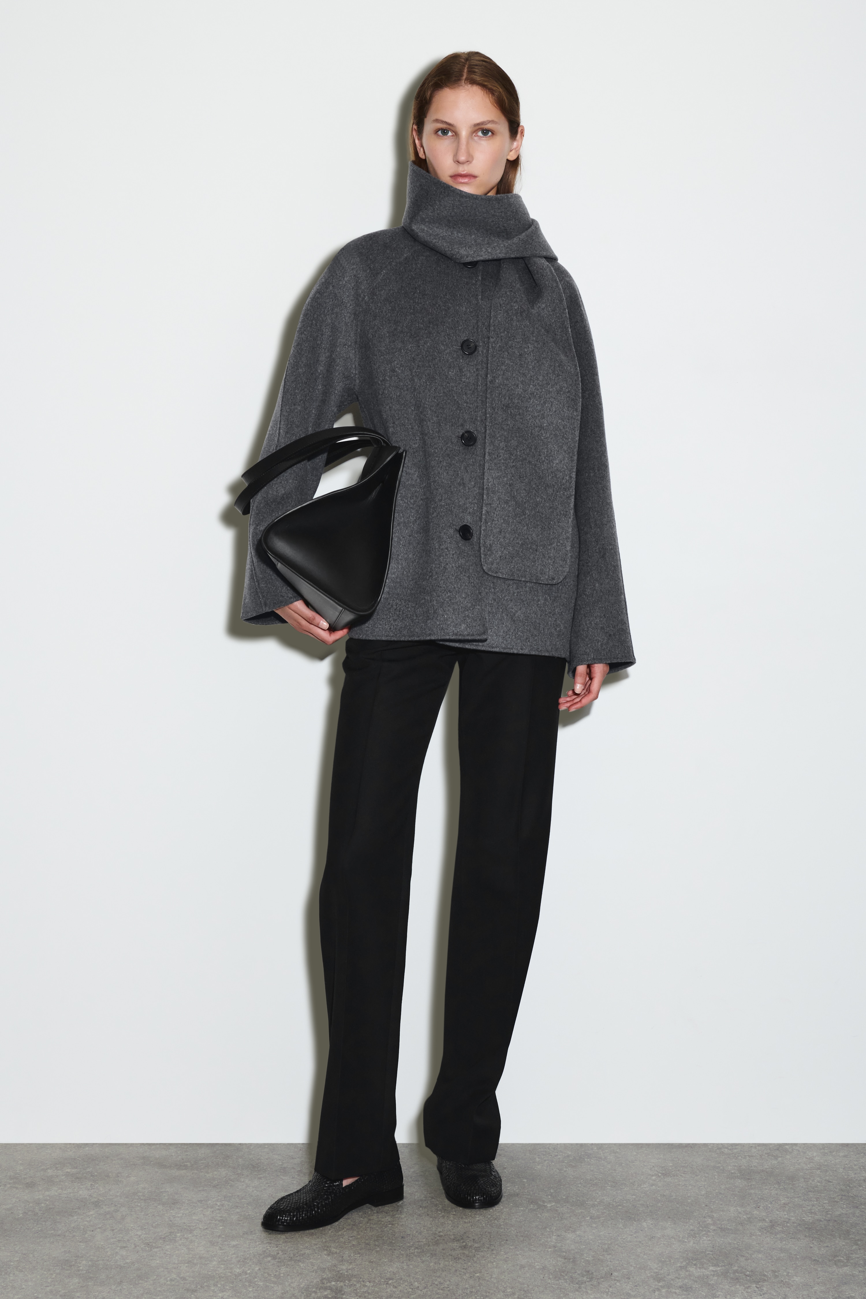 VESTE ÉCHARPE COURTE EN LAINE DOUBLE FACE - GRIS/BEIGE / CARREAUX/NOIR