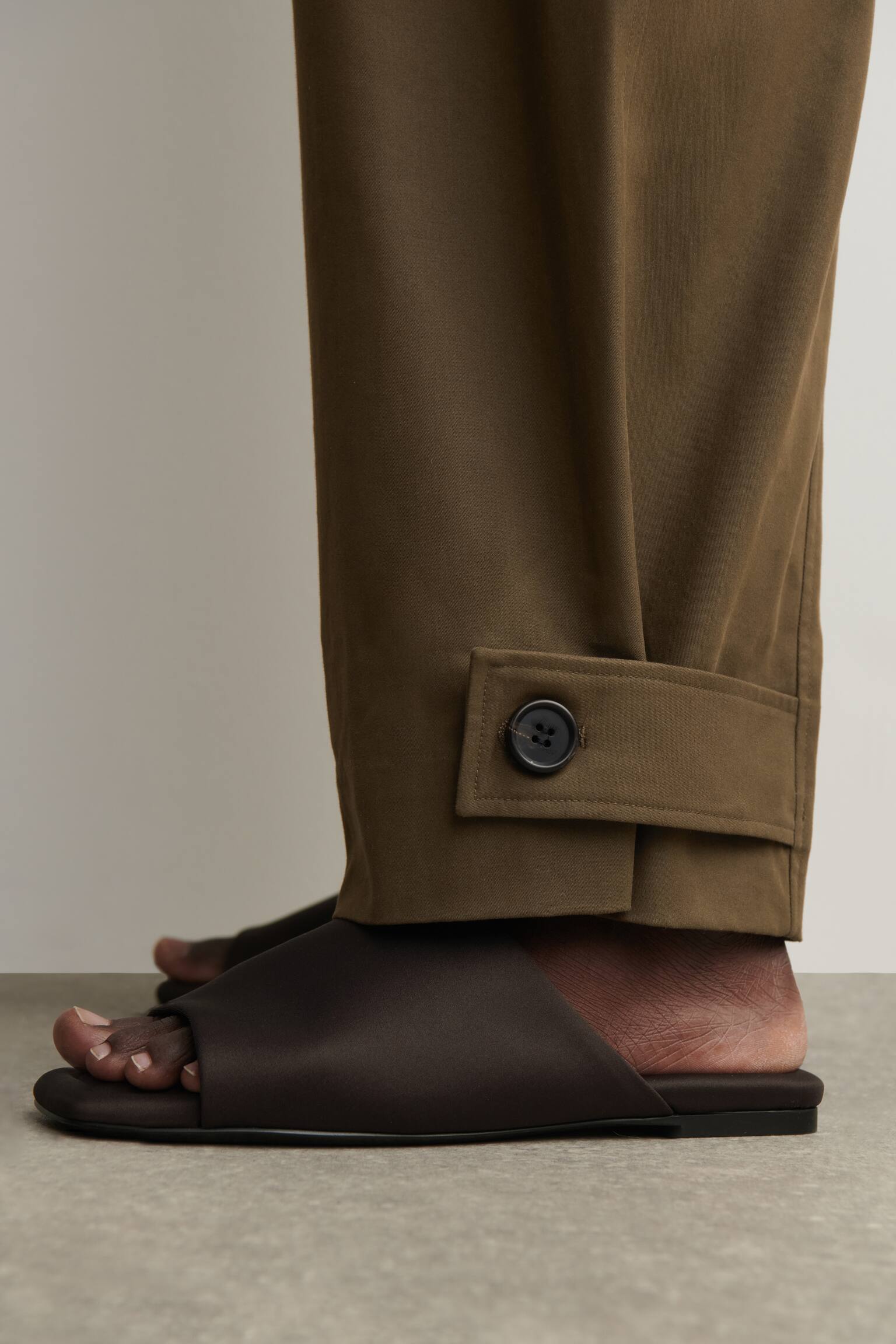 מכנסי ג'ינס כותנה בגזרה ארוכה - חום/בז' בהיר - 5