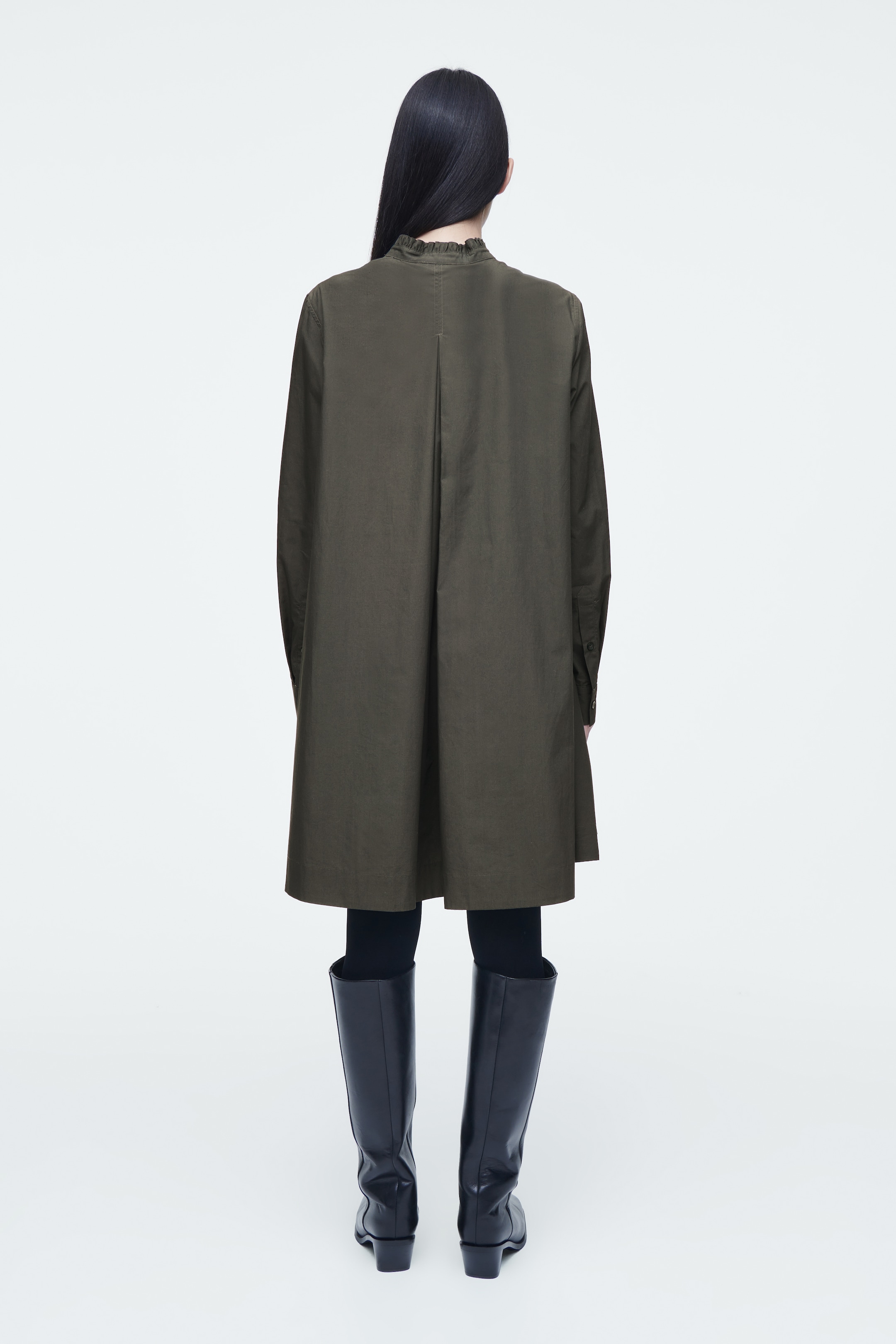 Grösseres Bild ansehen: SWING MINIKLEID MIT RÜSCHEN - DUNKLES KHAKI - DAMEN | H&M CH 2