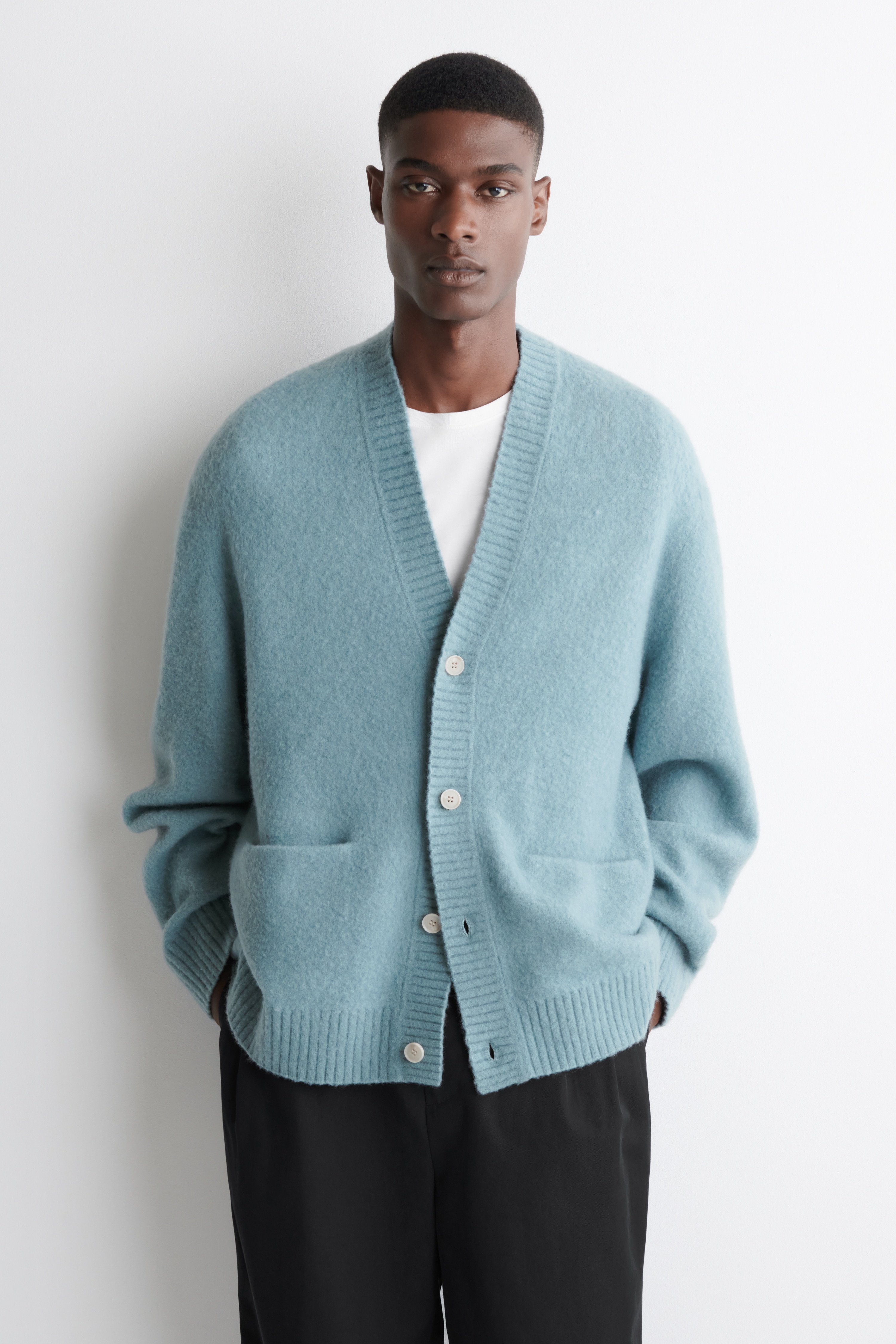 BRUSHED-WOOL V-NECK CARDIGAN - LIGHT BLUE/BEIGE