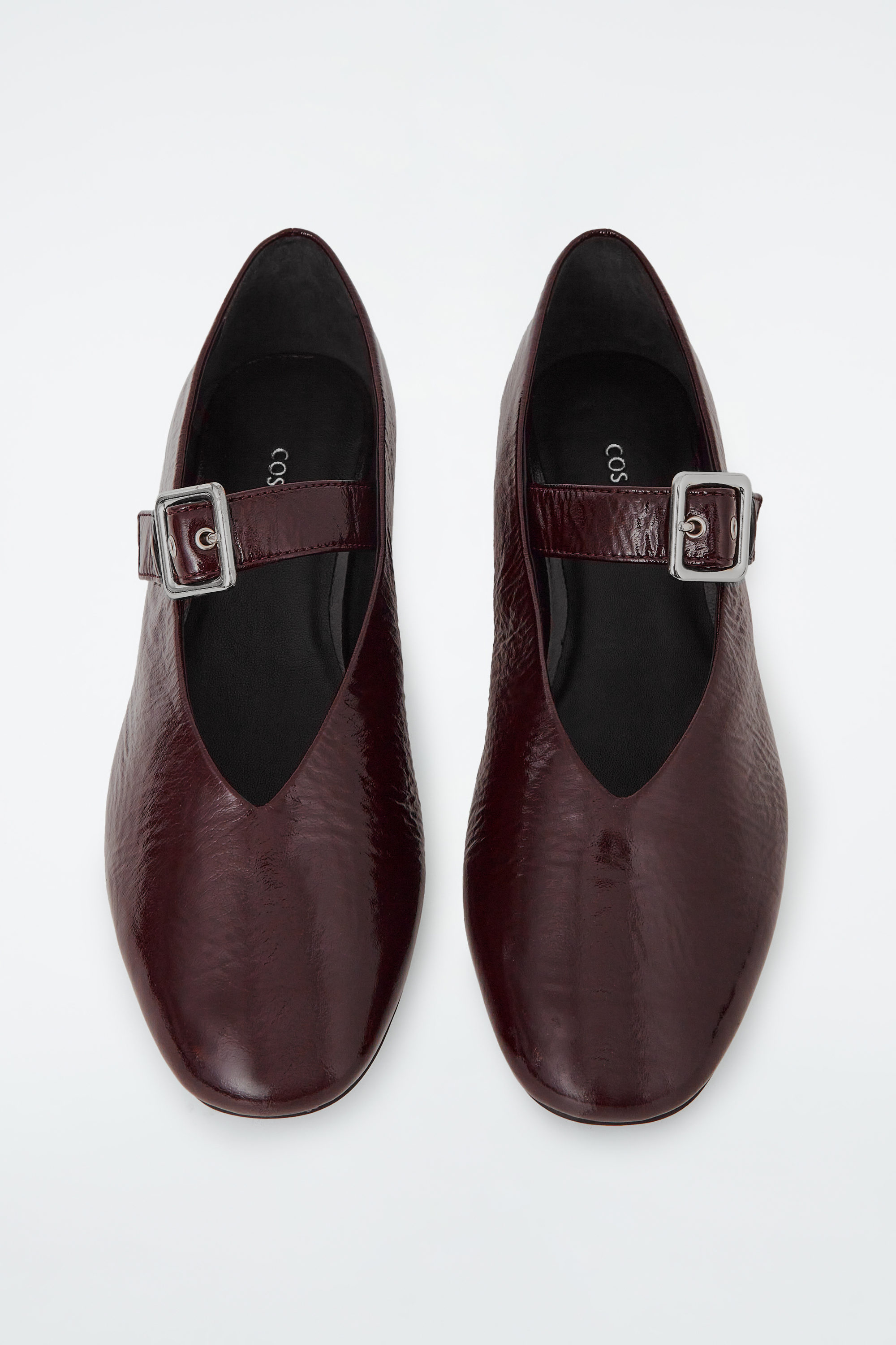 【COS】BUCKLED BALLET FLATS フラットシューズ レザー BUCKLED BALLET FLATS - BORDEAUX | COS