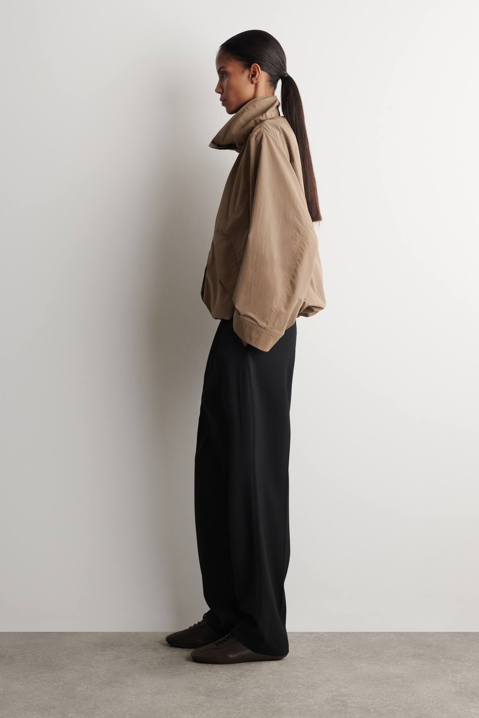 Nylonjas met opstaande kraag - buinbeige/crème - 3