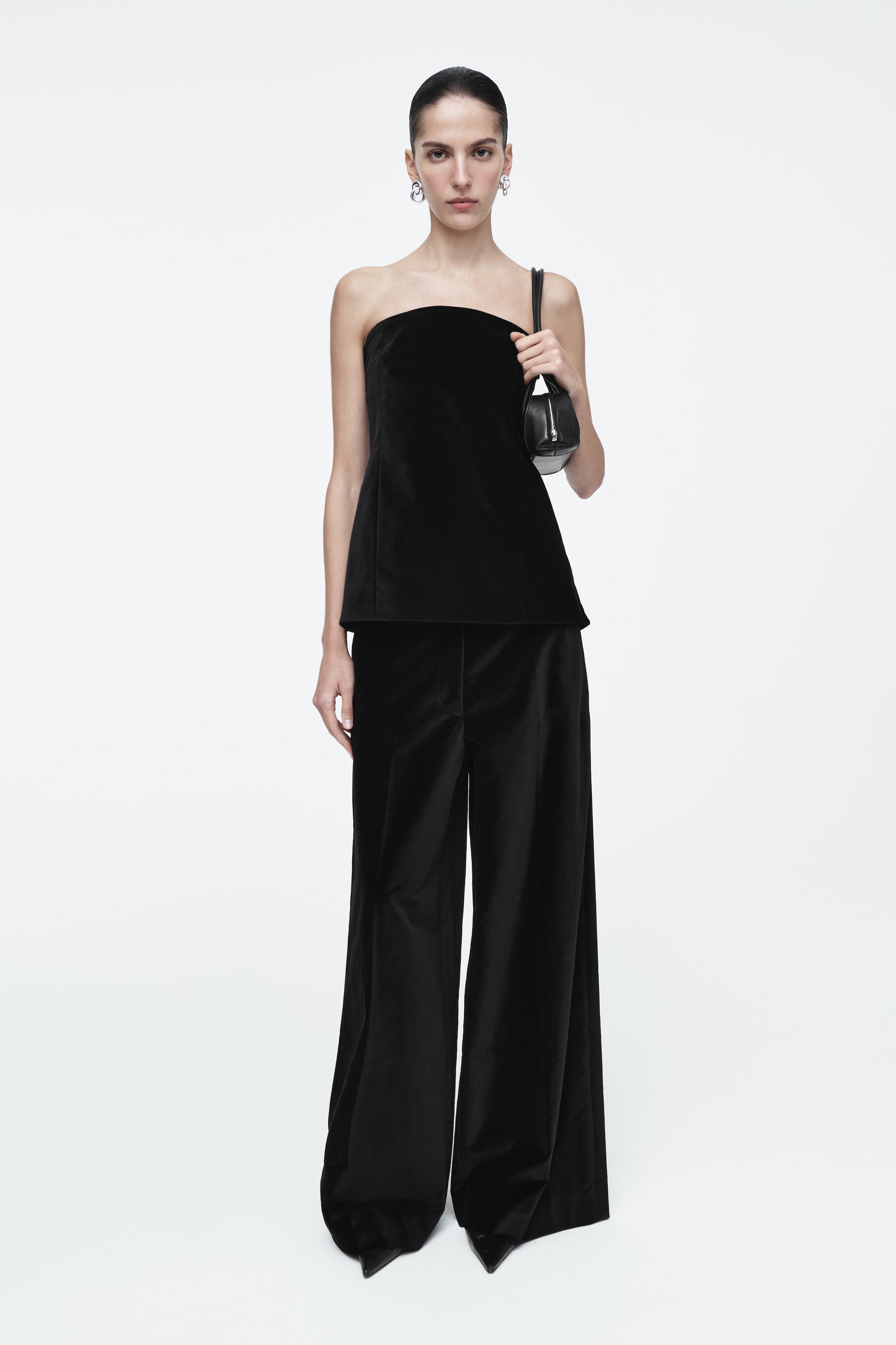 View larger image: RELAXED VELVET WIDE-LEG TROUSERS - BLACK - Ladies | H&M GB 1