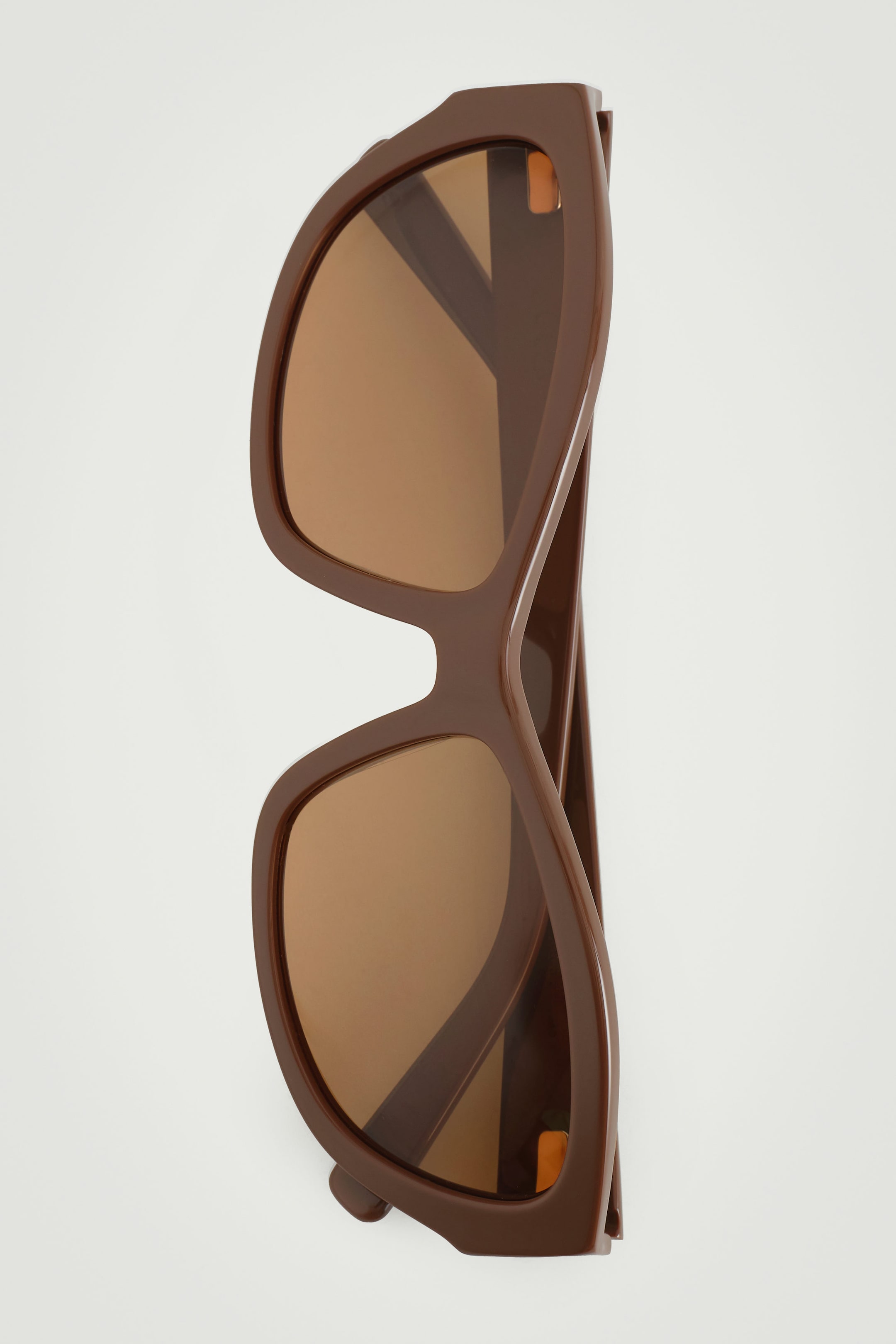 SPORTY SUNGLASSES