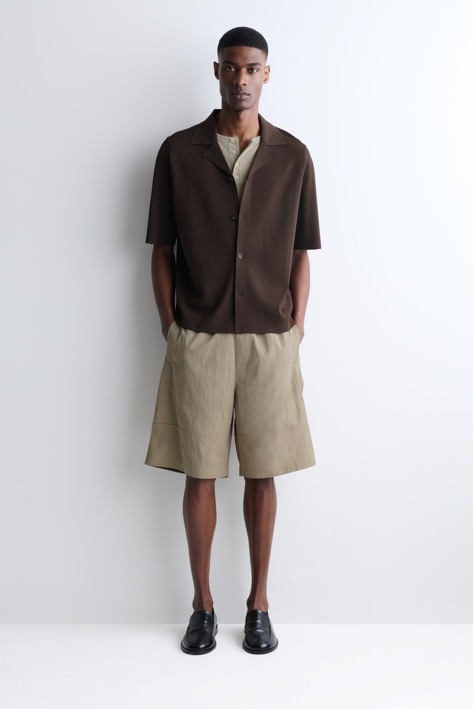 KNIELANGE SHORTS AUS BAUMWOLLE - BEIGE - 1