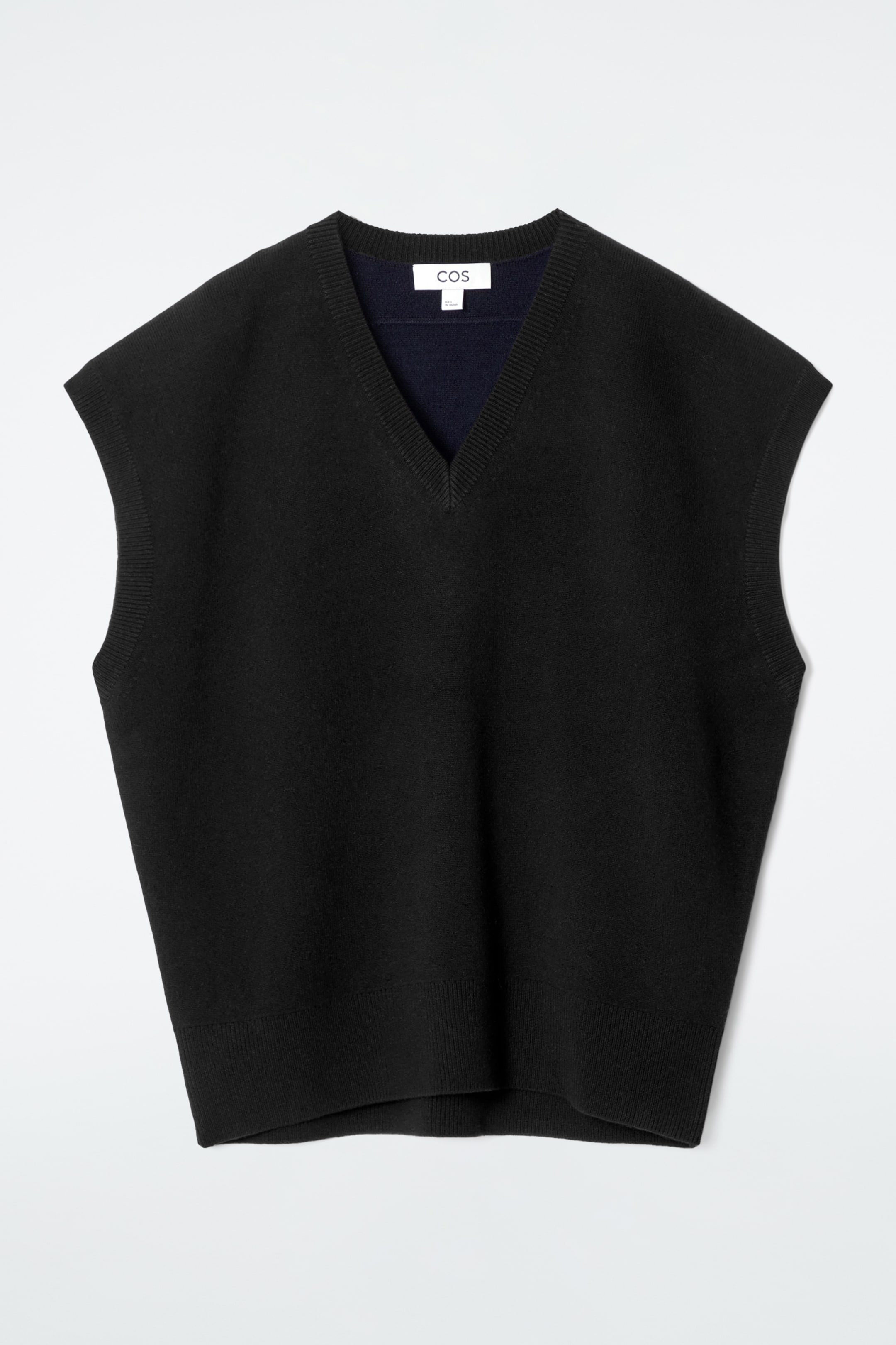 View larger image: DOUBLE-FACED WOOL V-NECK VEST - BLACK - Ladies | H&M GB 7