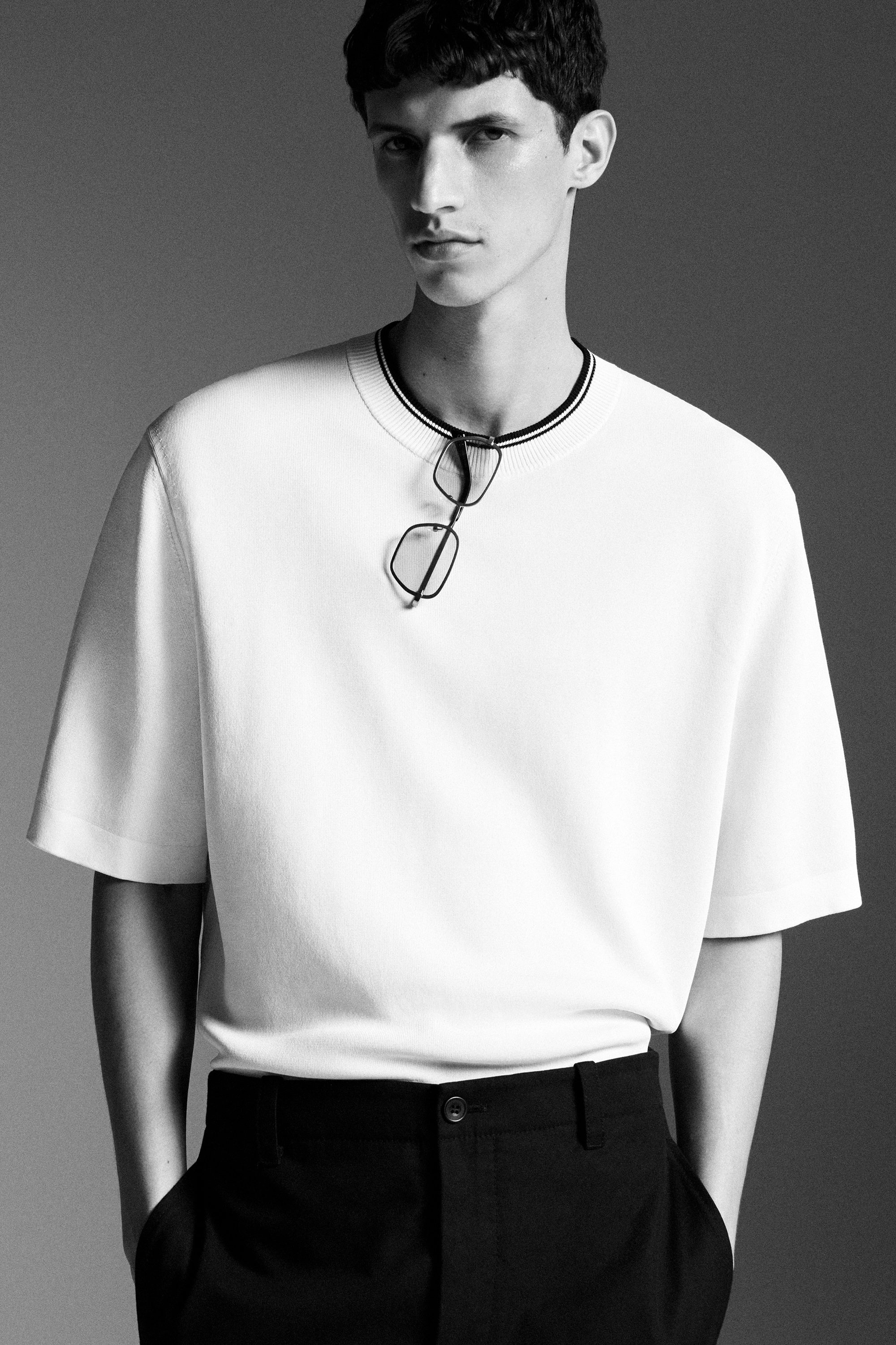 OVERSIZED DOUBLE-FACED KNITTED T-SHIRT - WHITE / BLACK | COS US