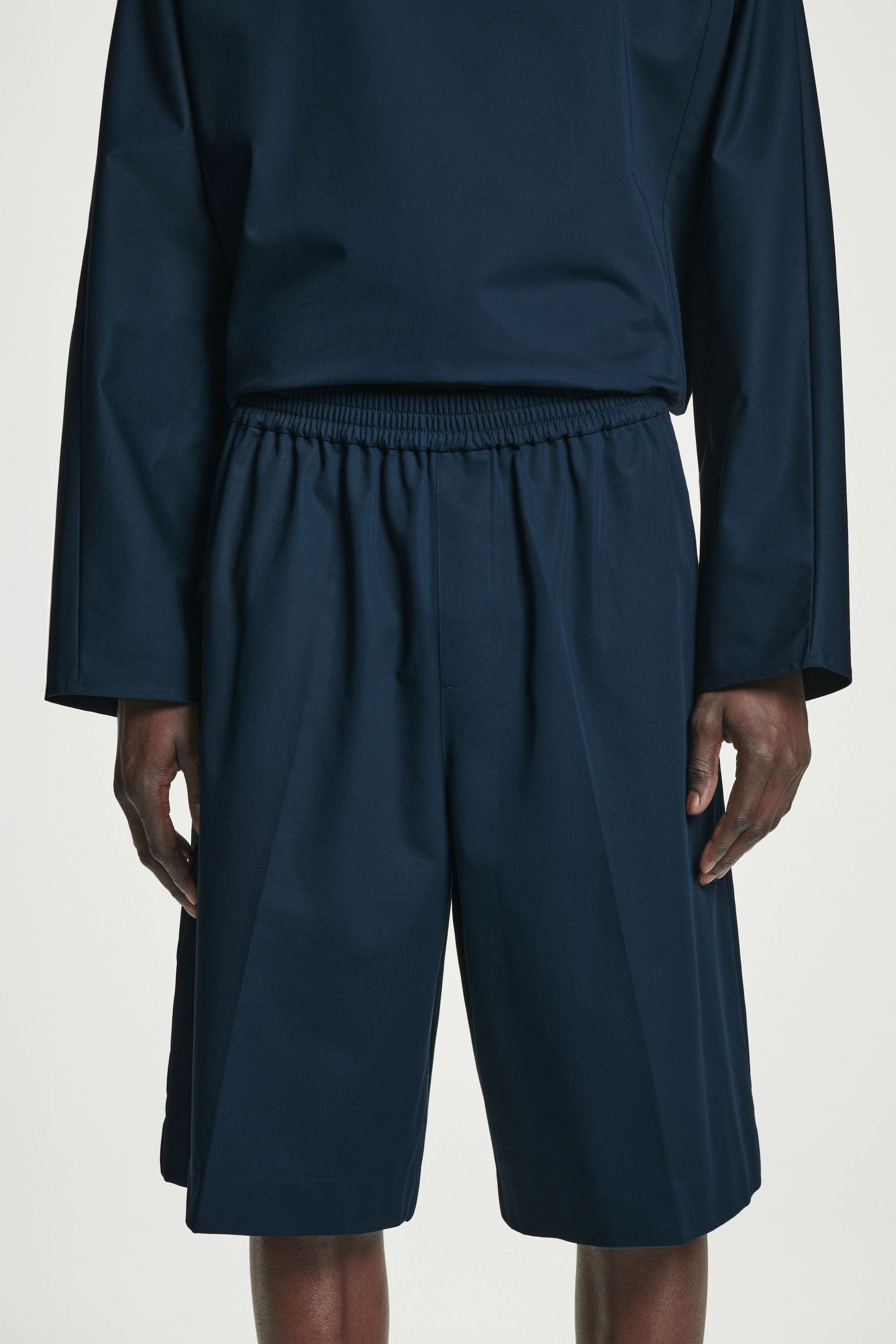 Grösseres Bild ansehen: SHORTS MIT ELASTISCHEM BUND UND WEITEM BEIN - NAVYBLAU - HERREN | H&M CH 2