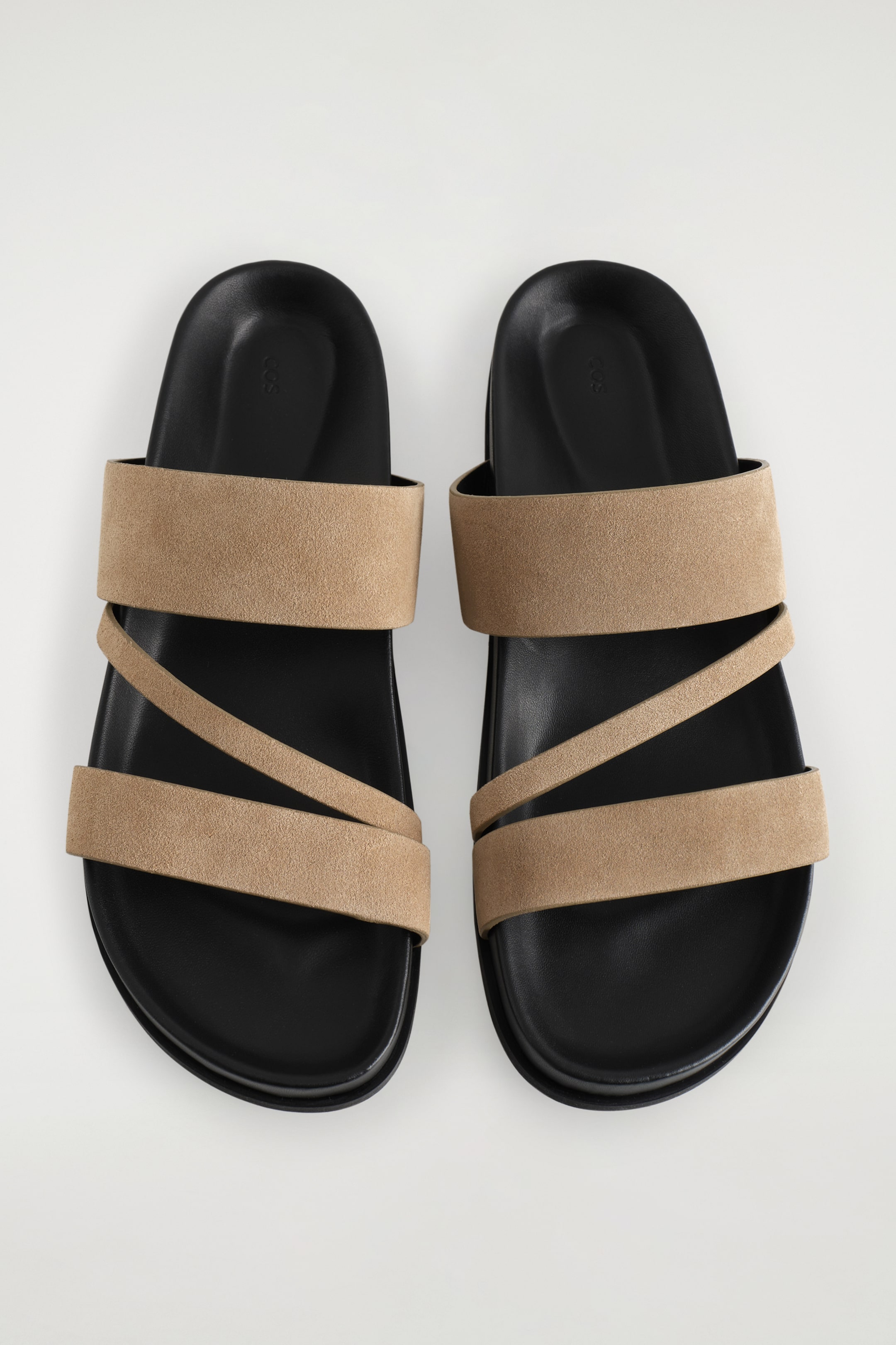 Visa större bild: SANDALER I MOCKA MED SPÄNNEN - BEIGE - DAM | H&M SE 6
