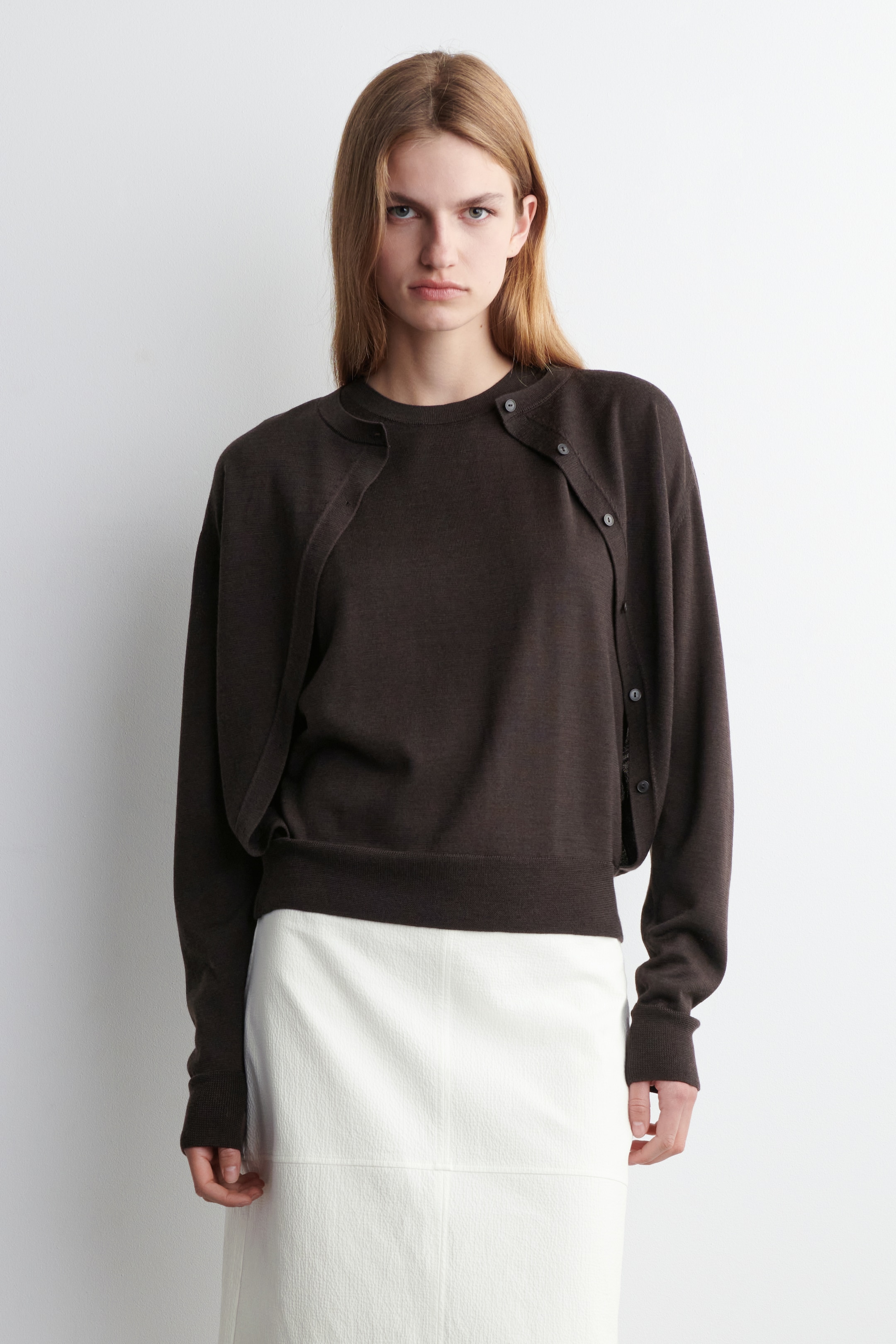 Visualizza immagine più grande: CARDIGAN IN LANA MERINO EFFETTO SOVRAPPOSTO - MARRONE SCURO - DONNA | H&M IT 1