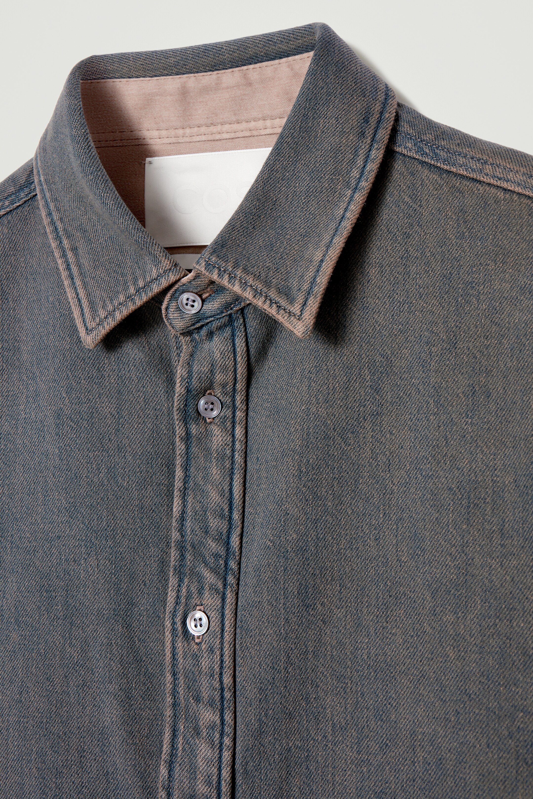 Grösseres Bild ansehen: JEANSHEMD MIT LOCKERER PASSFORM - APRICOT-GEFÄRBT - HERREN | H&M CH 8