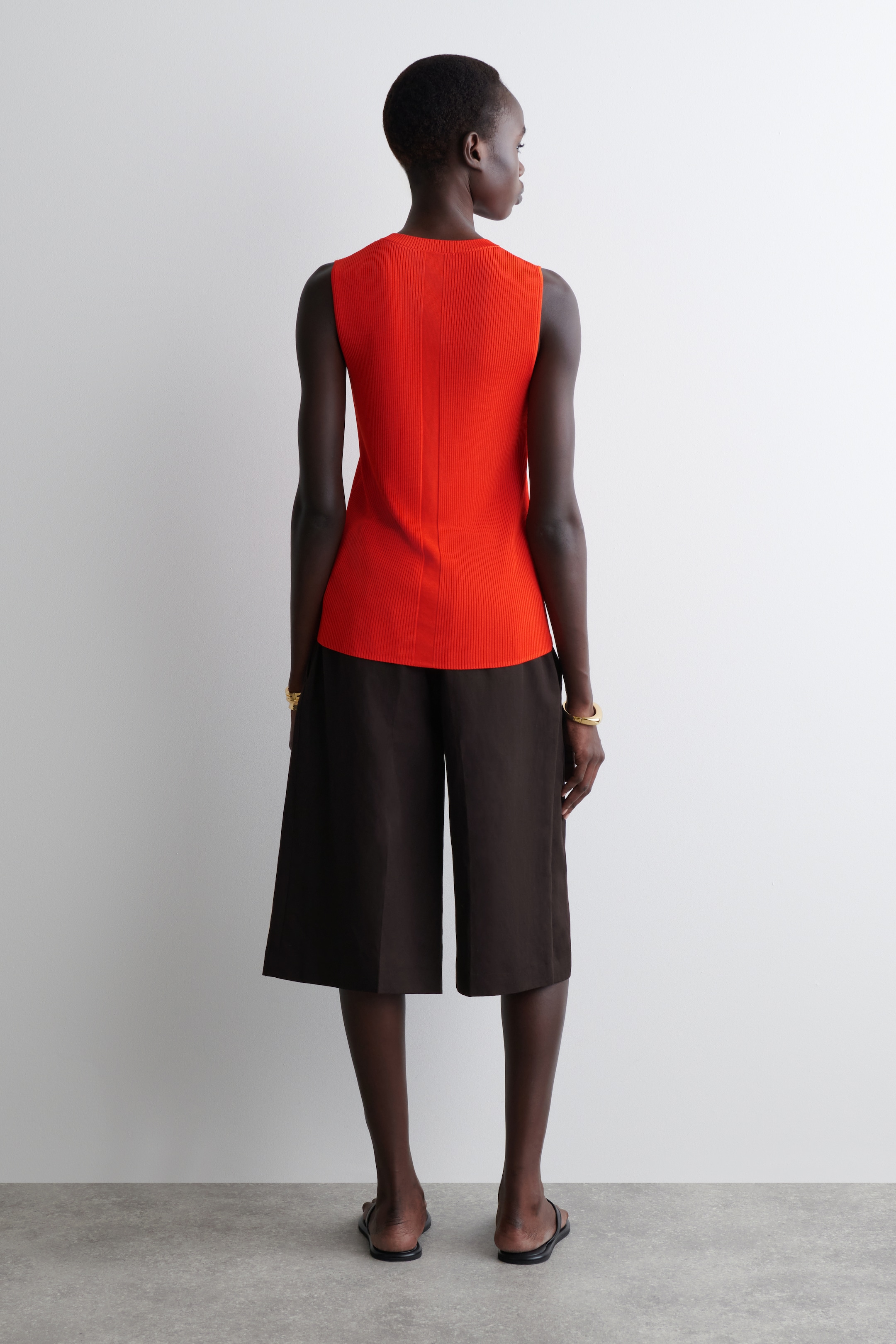 Zobrazit větší obrázek: TÍLKO Z ŽEBROVANÉHO ÚPLETU - ORANŽOVÁ - ŽENY | H&M CZ 3