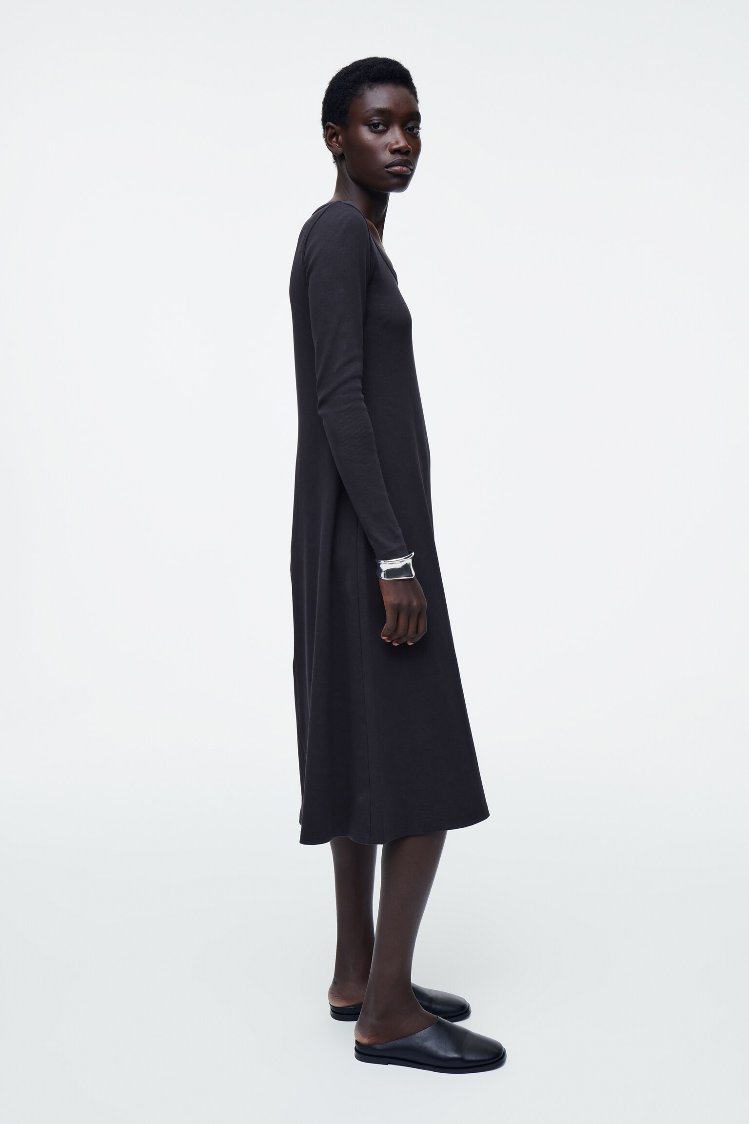 ROBE MIDI EN JERSEY CÔTELÉ - BLEU MARINE/BRUN - 4