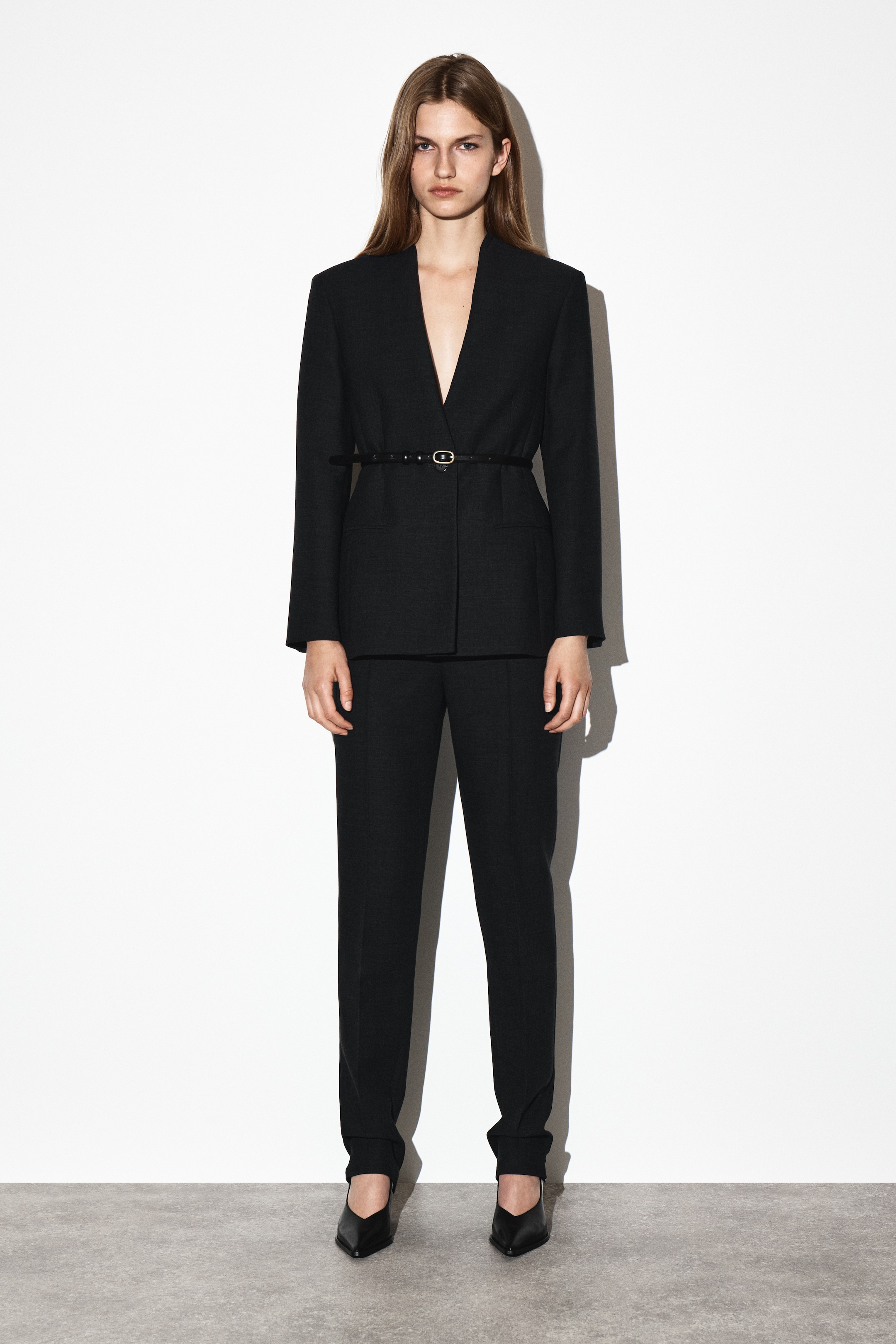 Visualizza immagine più grande: BLAZER AVVITATO SENZA COLLETTO - ANTRACITE - DONNA | H&M IT 2