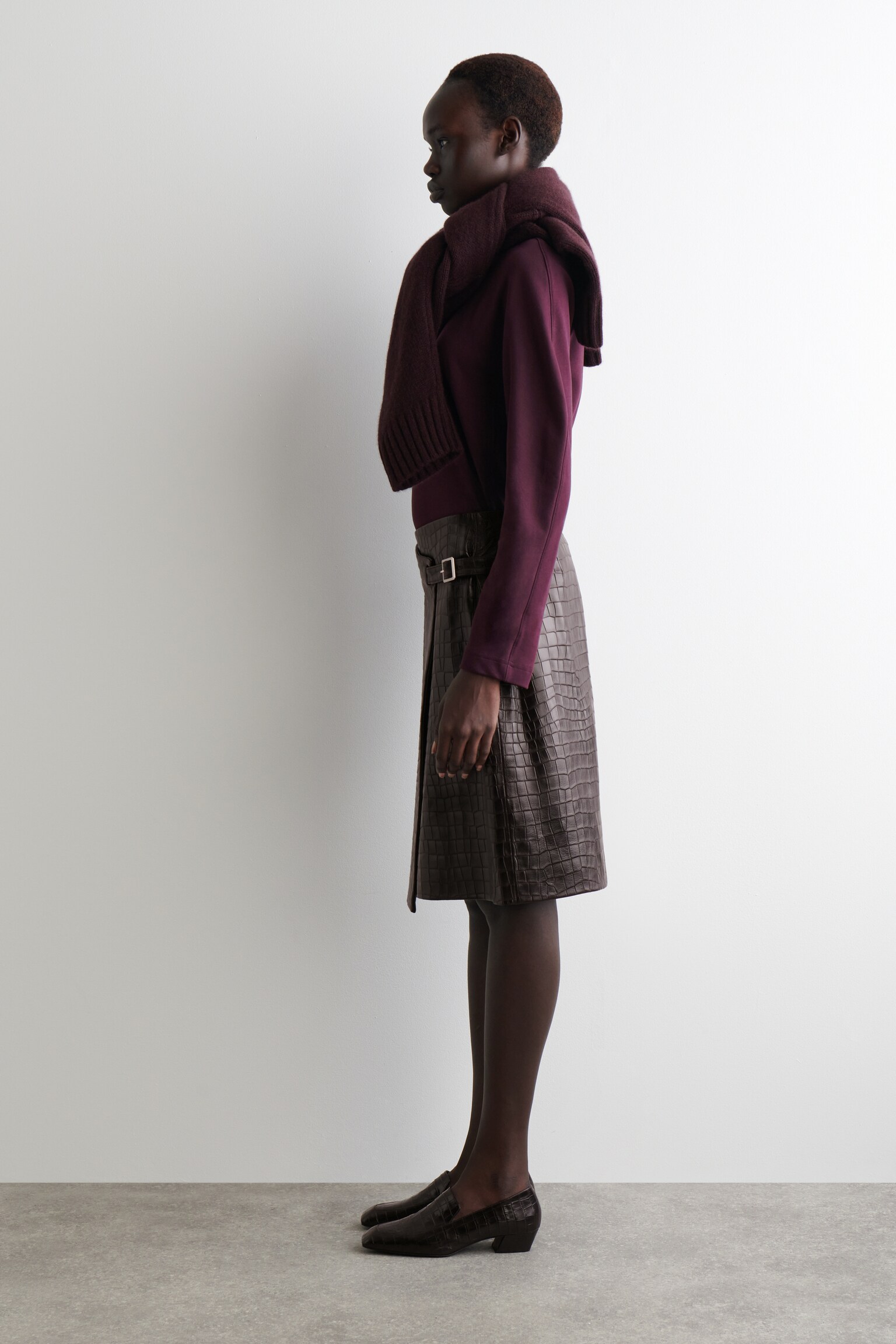 TOP IN JERSEY DALLA LINEA ARROTONDATA - ROSSO SCURO/BIANCO - 6